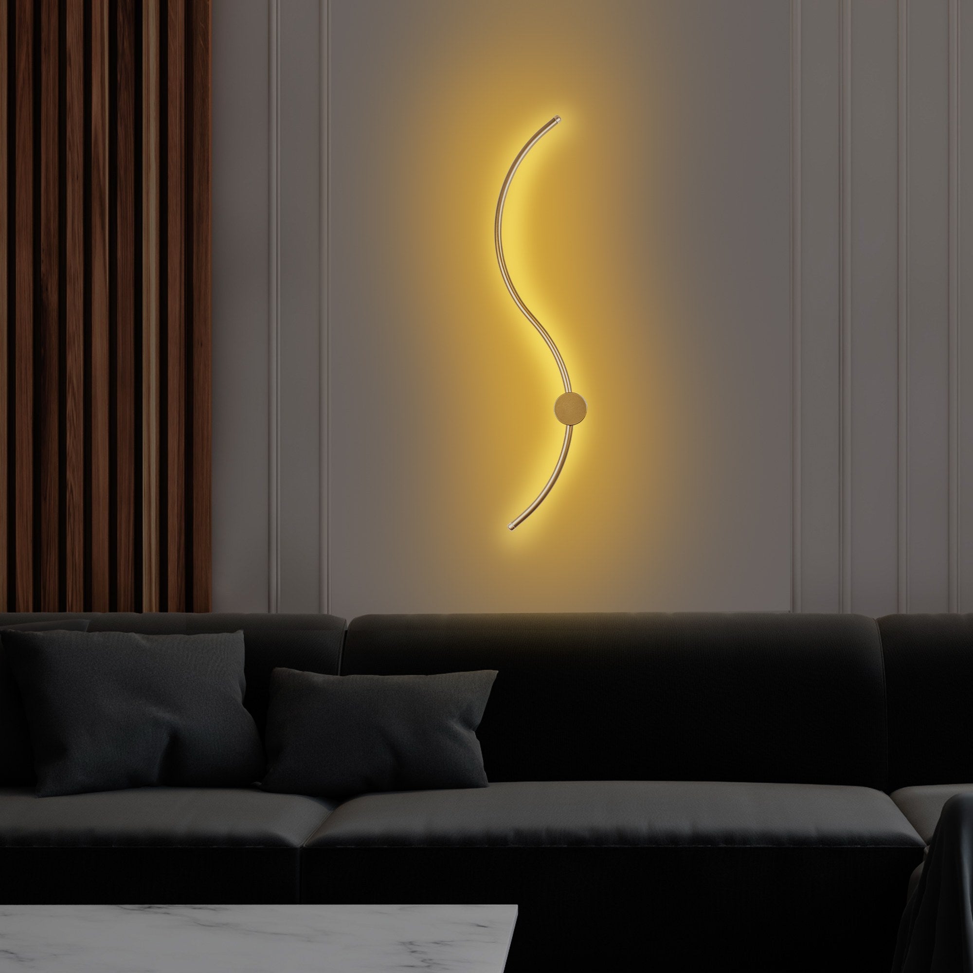 Candeeiro de Parede Elegante Dourada, Corpo em Metal, 90 x 17 x 10 cm | LED SMD 14W 3000K | Iluminação Elegante para Decoração e Ambiente Modernos