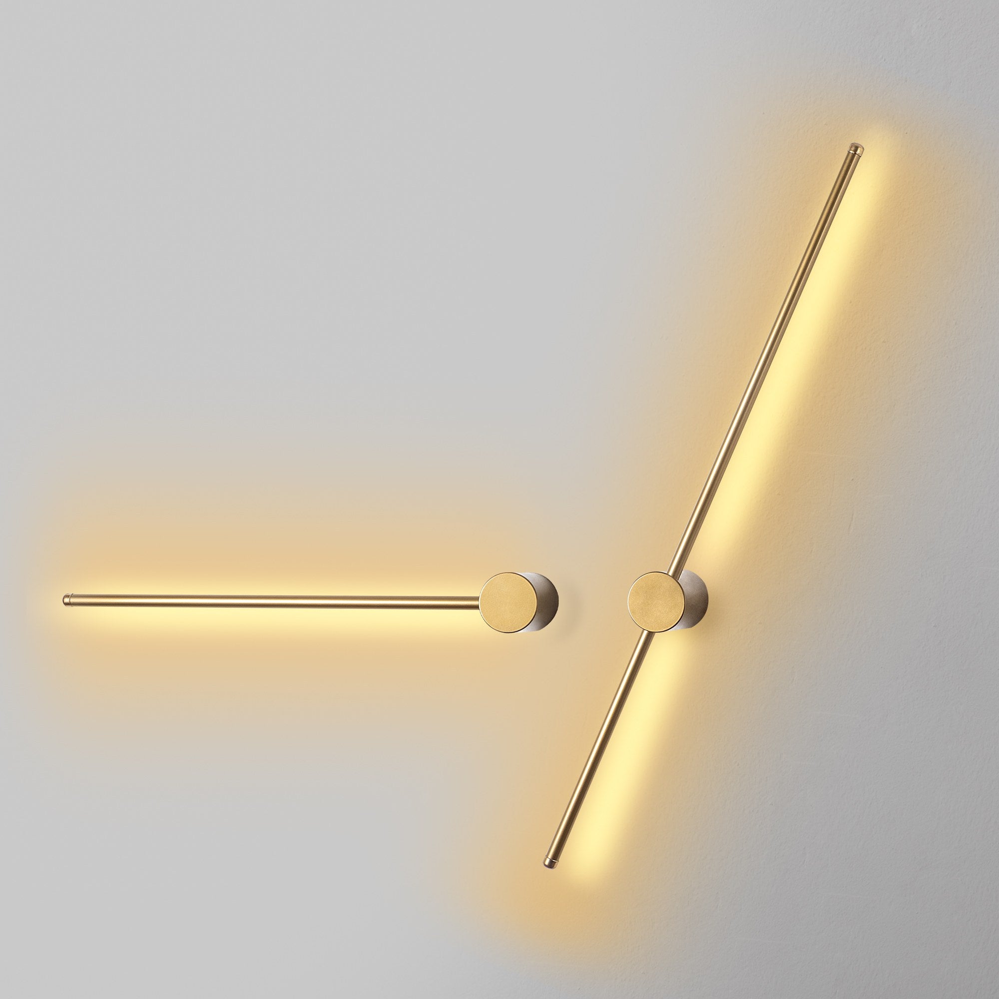Candeeiro de Parede Elegante Dourada, Corpo em Metal, 91x10x7 cm e 62x10x7 cm | LED 13W e 8W, IP20 | Iluminação Elegante para Decoração e Ambiente Modernos