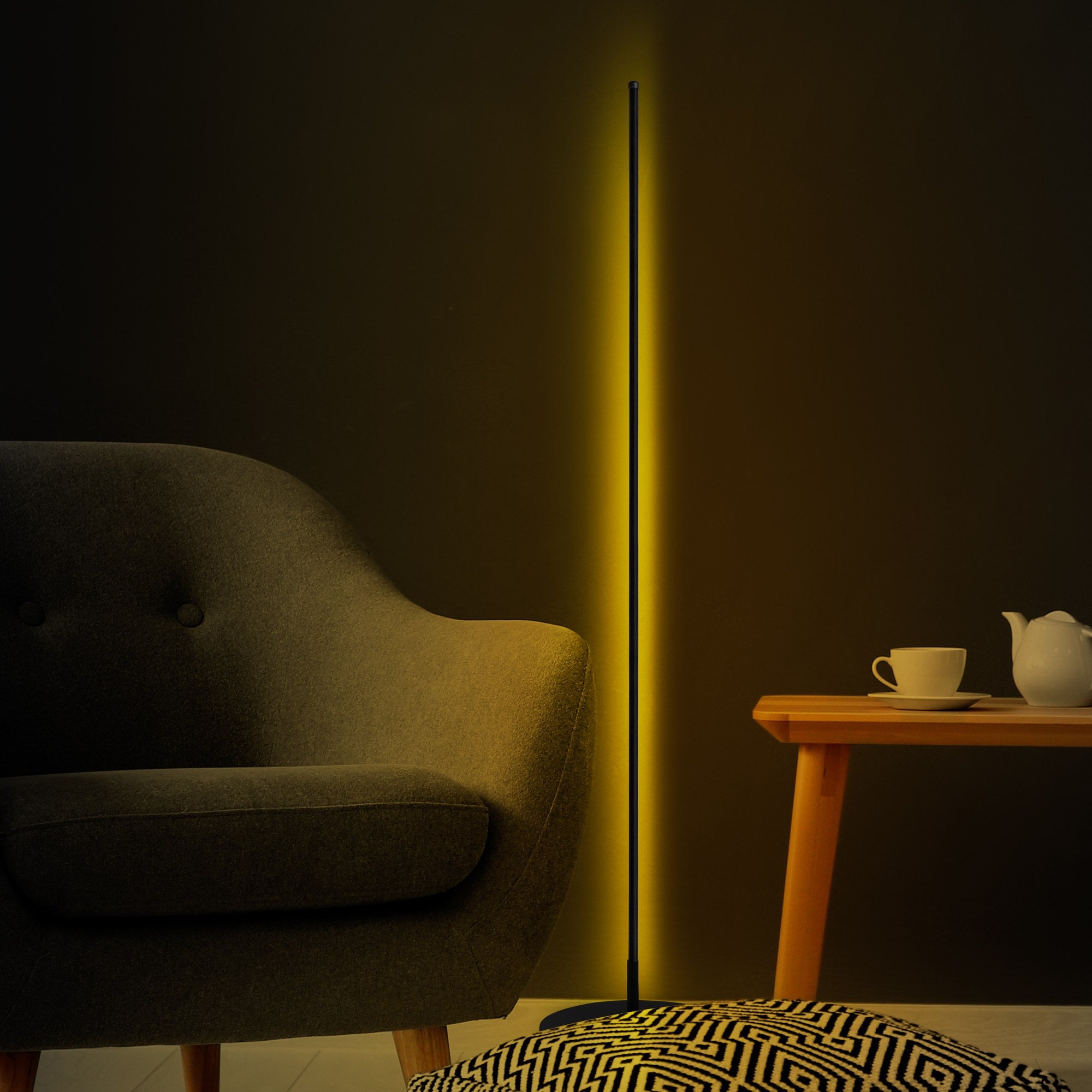 Candeeiro de Pé Elegante Preta, Corpo de Metal, 153 cm de Altura, Base de 30 cm, LED de 36 W, Luz Quente de 3000 K | Perfeita para Salas de Estar e Quartos Modernos