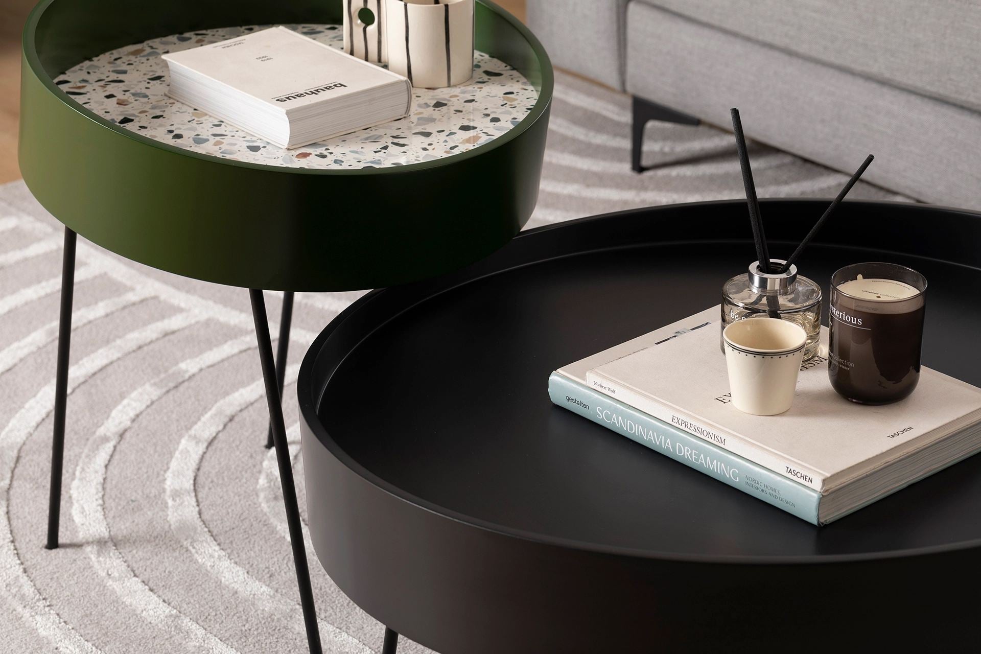 Mesa de Centro – 80 cm x 47 cm x 80 cm – Antracite – MDF com pernas metálicas