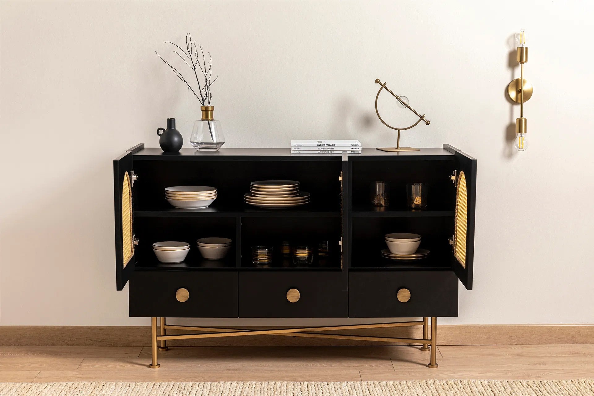 Aparador – 123 cm x 63 cm x 38 cm – Preto – Aglomerado