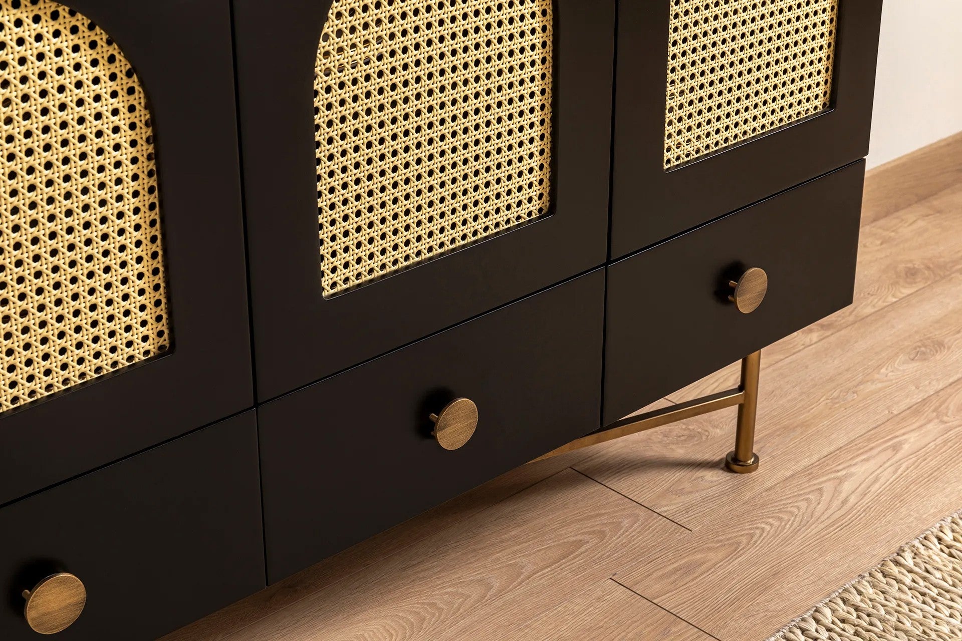 Aparador – 123 cm x 63 cm x 38 cm – Preto – Aglomerado