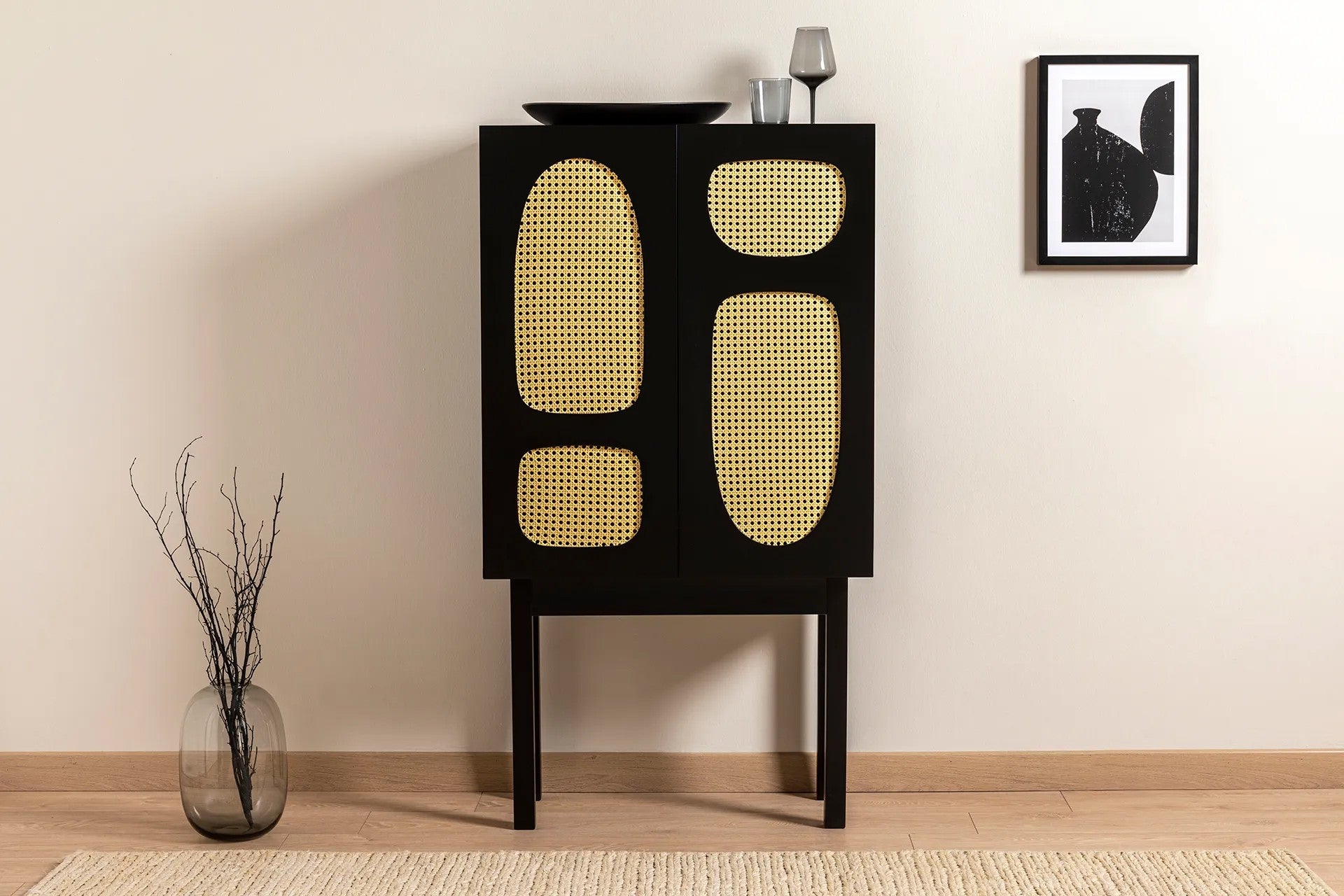 Aparador – 135 cm altura – 75 cm largura – Preto – Aglomerado