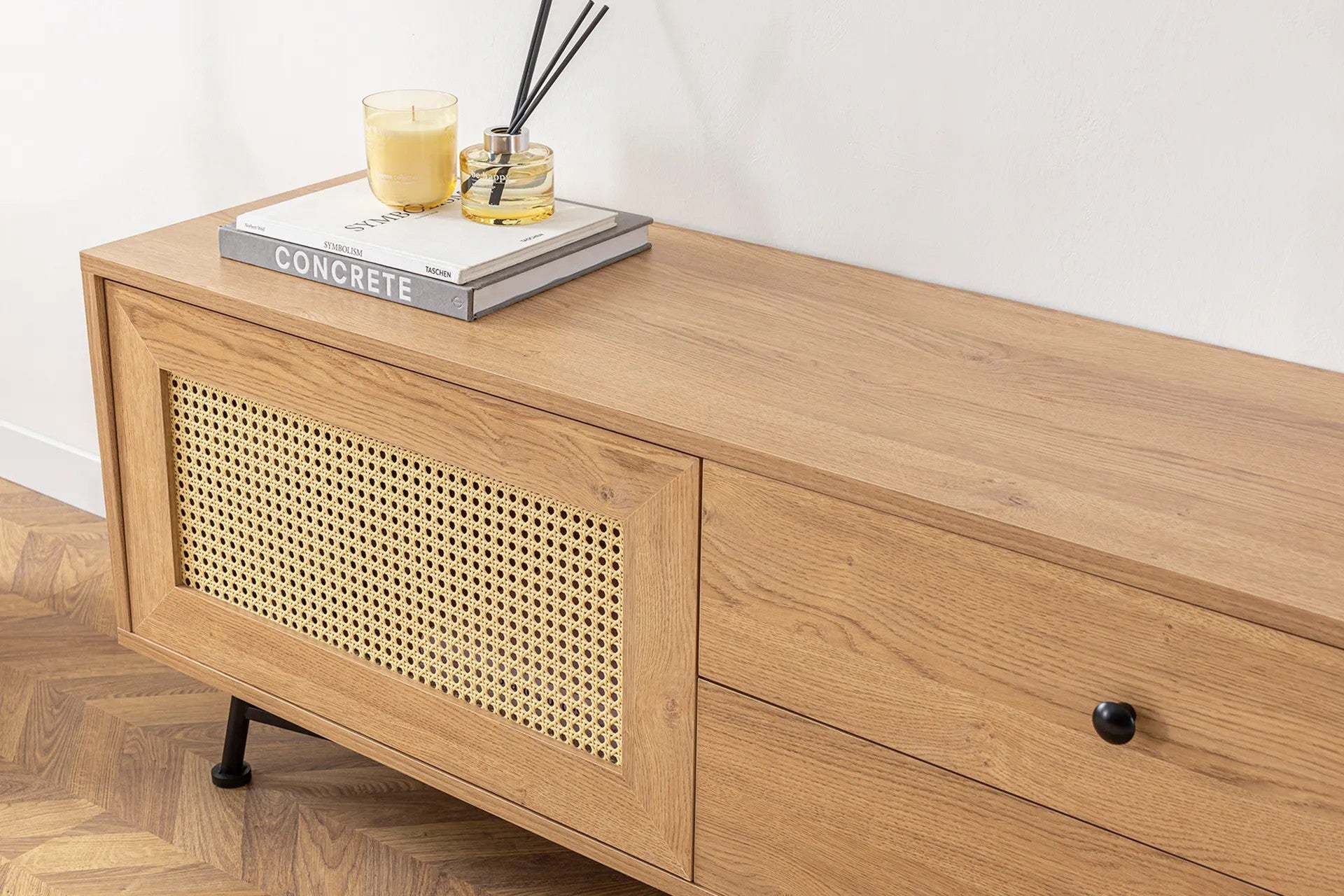 Móvel de TV – 140 cm x 55 cm x 40 cm – Natural – Aglomerado