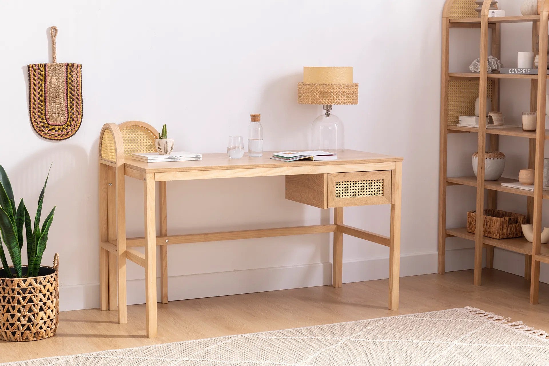 Secretária de Estudo – 130 cm x 73.5 cm x 60 cm – Cor natural – Aglomerado e madeira