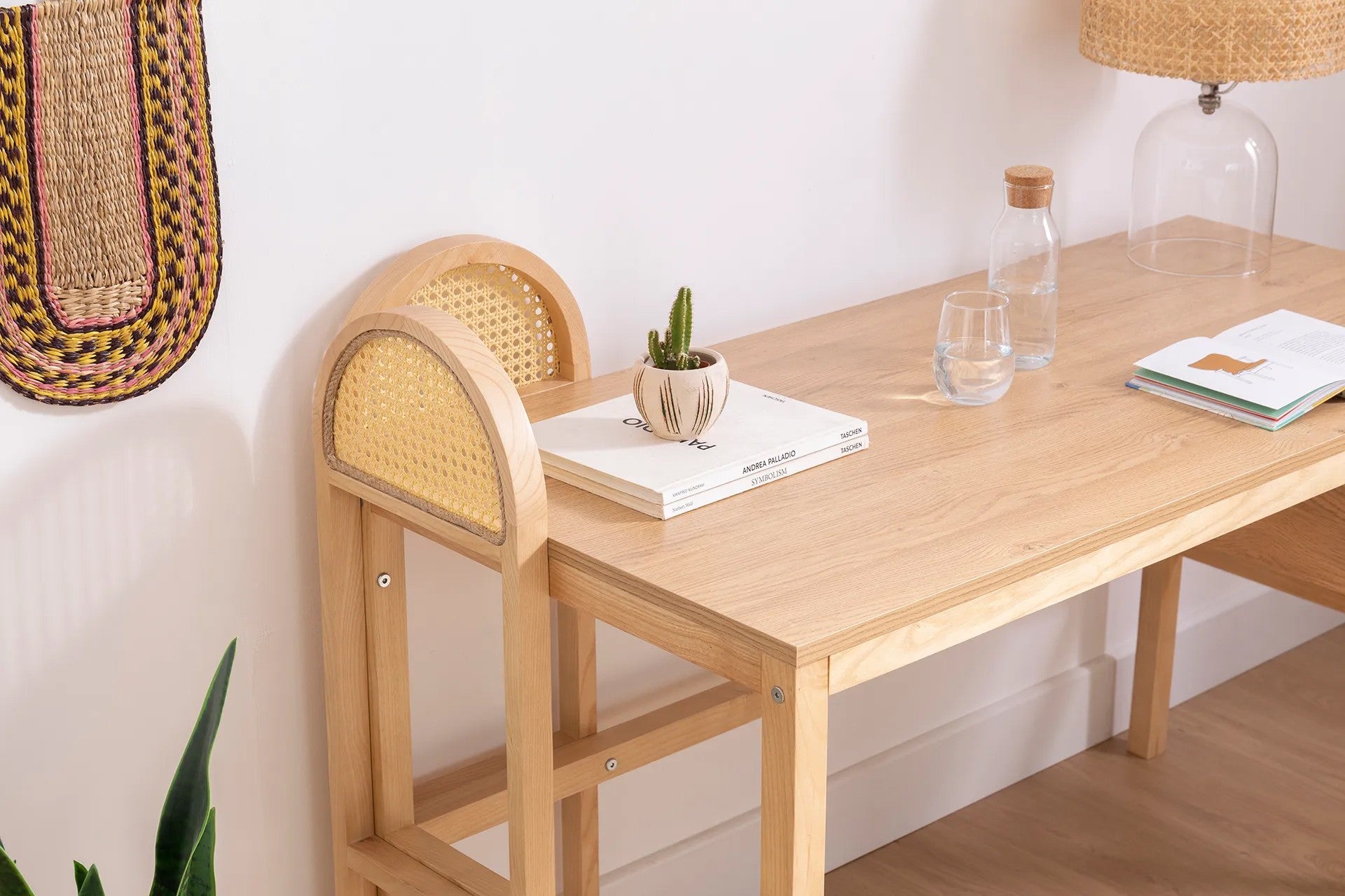 Secretária de Estudo – 130 cm x 73.5 cm x 60 cm – Cor natural – Aglomerado e madeira