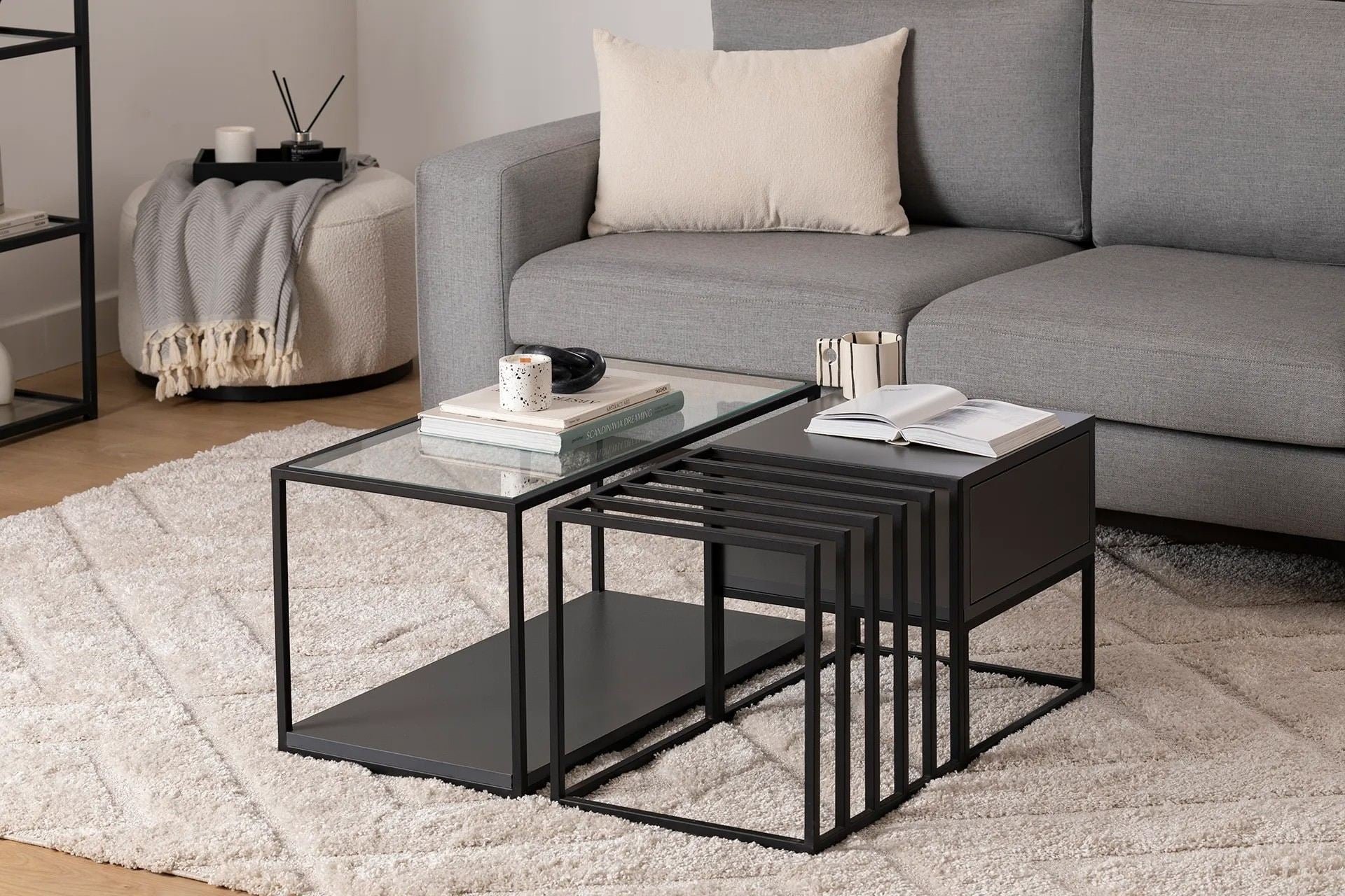 Mesa de Centro – 90 cm x 37 cm x 90 cm – Preto – Aglomerado com revestimento de melamina
