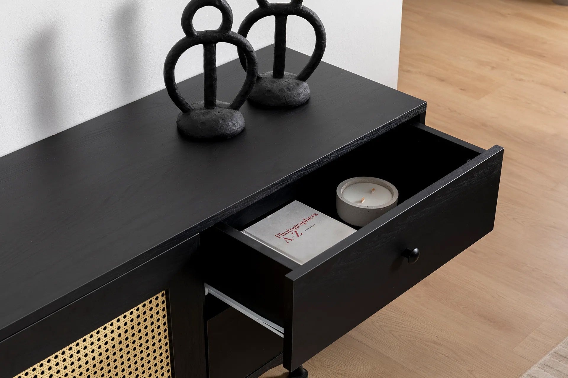 Móvel de TV – 180 cm x 55 cm x 40 cm – Preto – Aglomerado