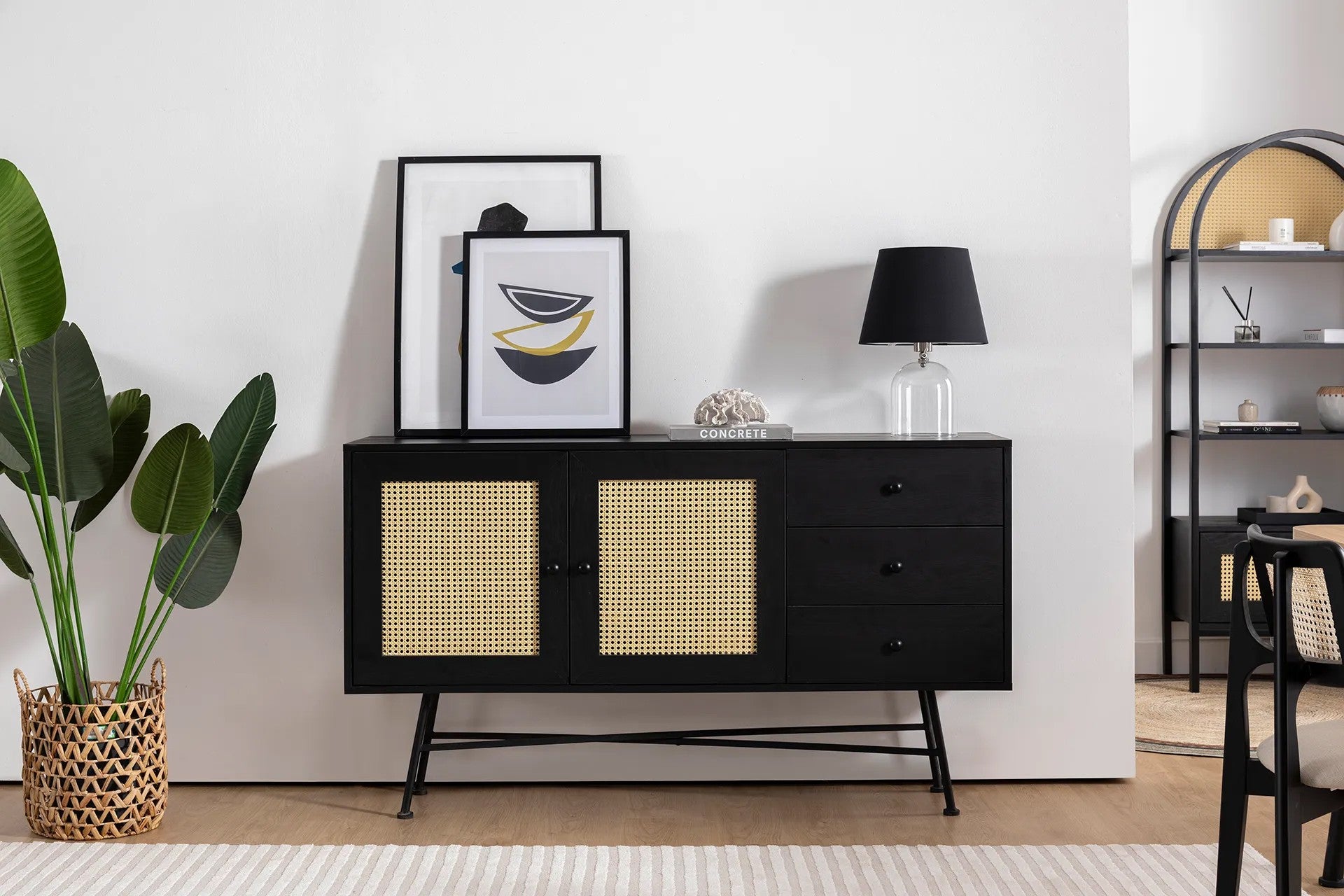 Aparador – 160 cm x 90 cm x 40 cm – Preto – Aglomerado revestido a melamina
