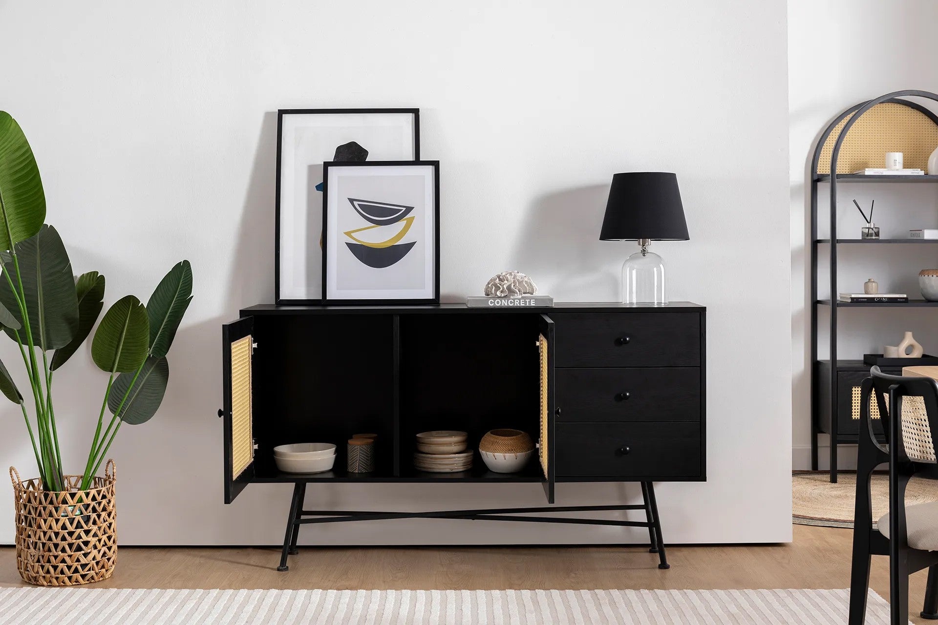 Aparador – 160 cm x 90 cm x 40 cm – Preto – Aglomerado revestido a melamina