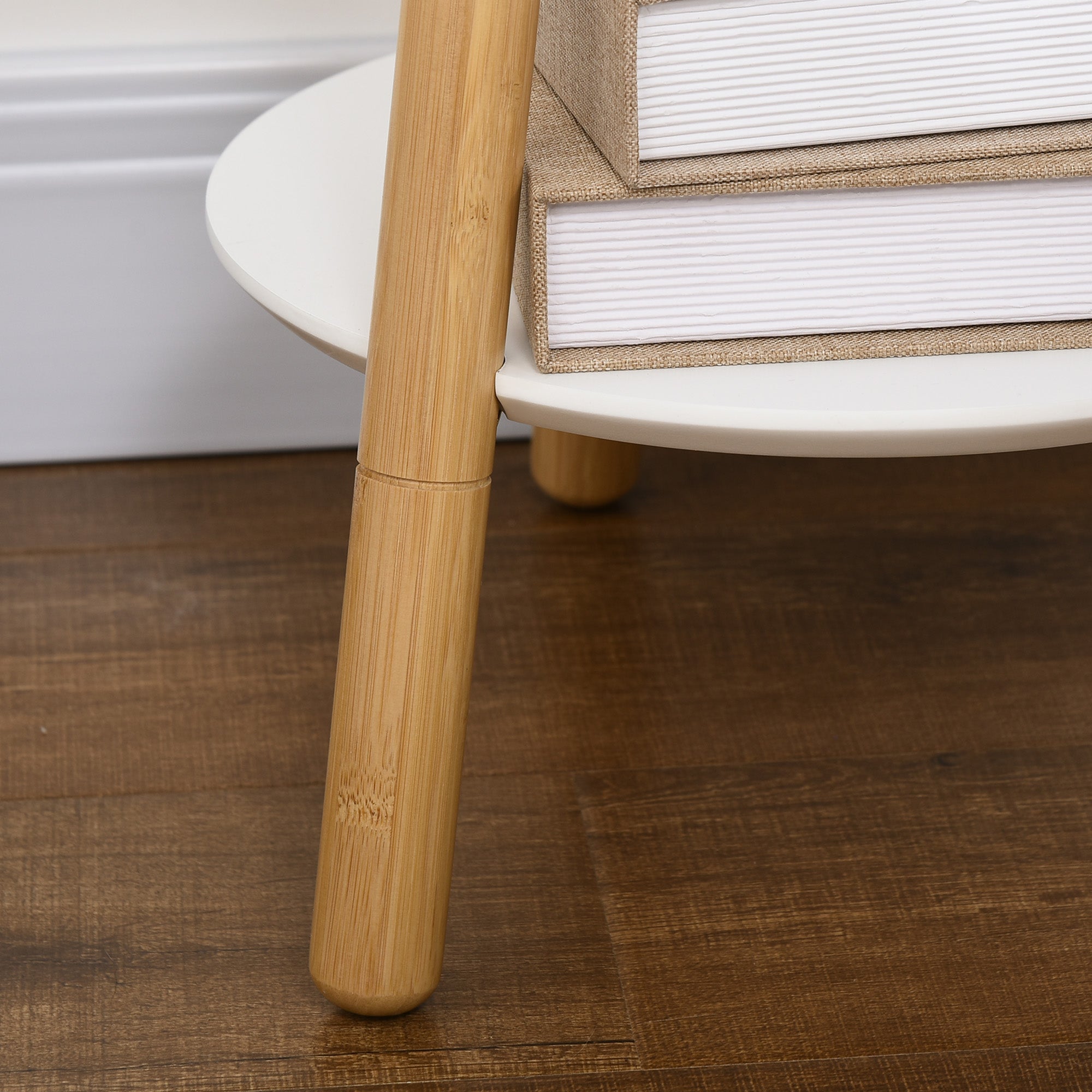 Cabide de Pé Moderno – 39,5x39,5x171cm – Branco – Bambu
