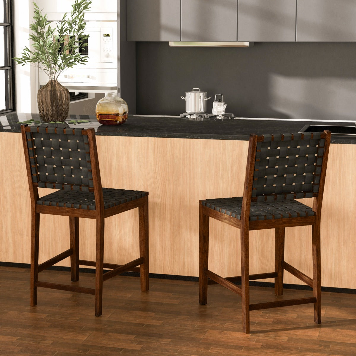 Conjunto de 2 Cadeiras de Jantar – 52 x 58,5 x 101 cm – Castanho – Madeira com Correias de Couro PU