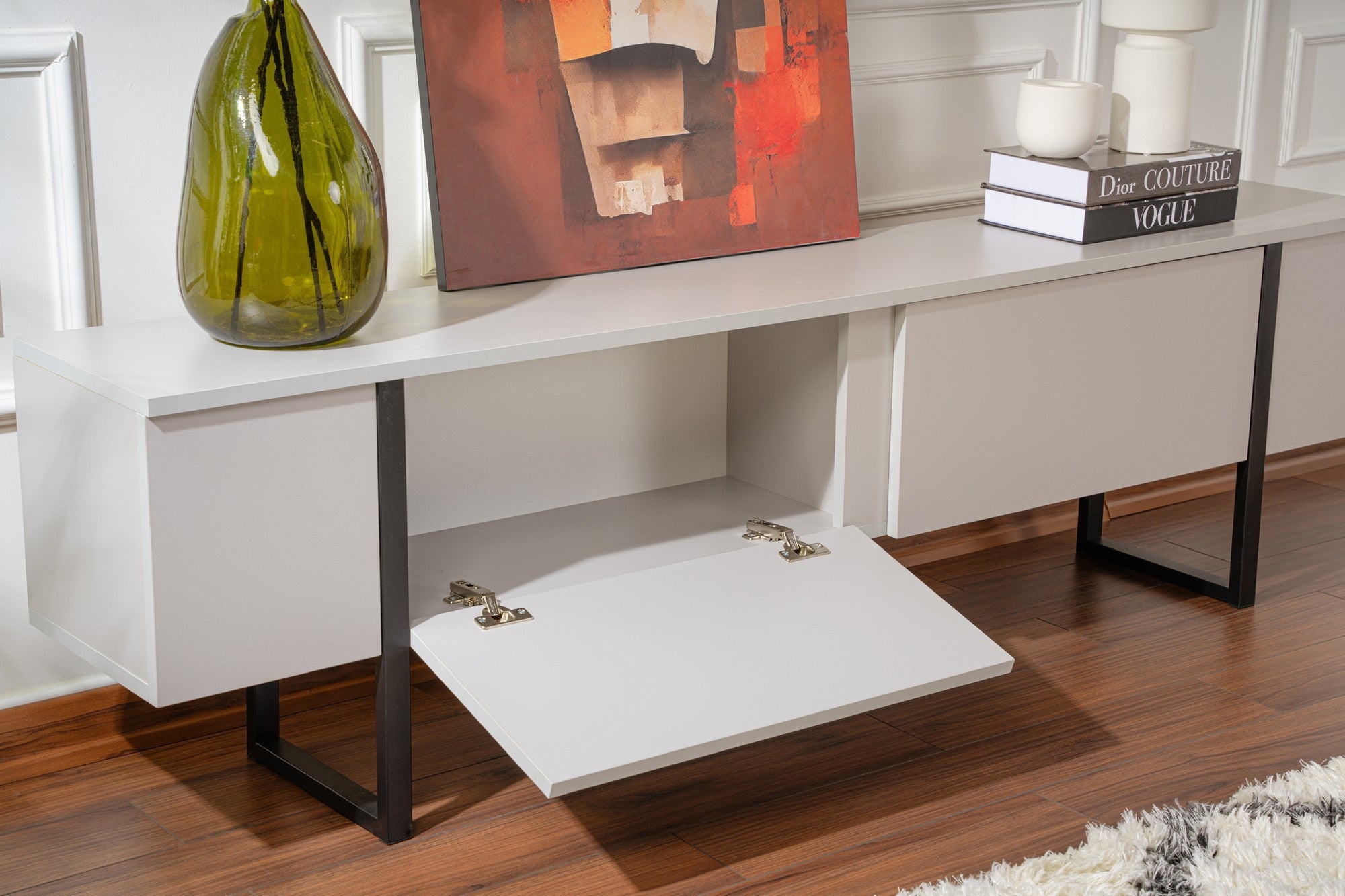 Móvel de TV elegante, cinza e preto, 180 x 50 x 29,5 cm | Painel de partículas 100% revestido de melamina, 18 mm de espessura | Design moderno para salas de estar e espaços de entretenimento