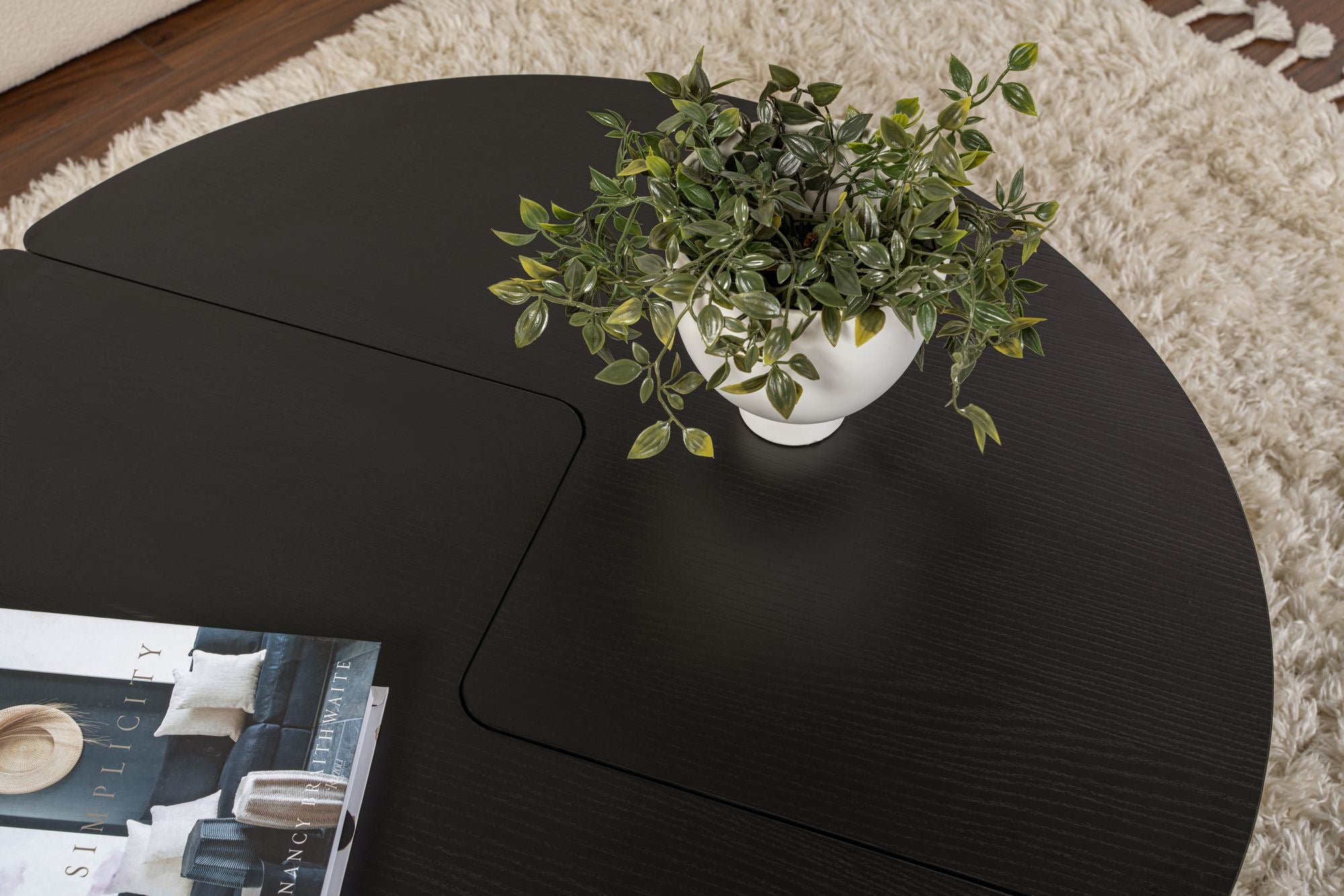 Mesa de Centro Preta Elegante, Ø90 cm, 41 cm de Altura | Painel de Partículas 100% Revestido em Melamina, 18 mm de Espessura | Perfeita para Salas de Estar Modernas e Espaços Aconchegantes