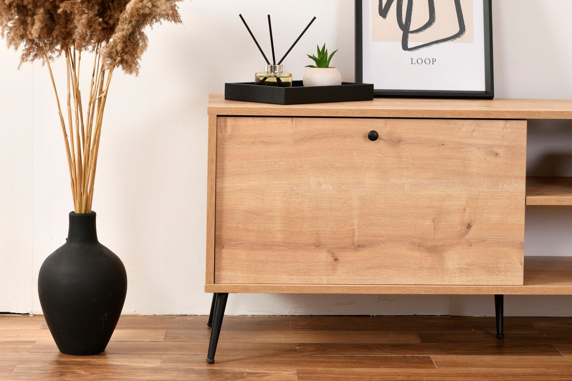 Móvel de TV – 55 cm x 180 cm x 41 cm – Carvalho – MDF e metal