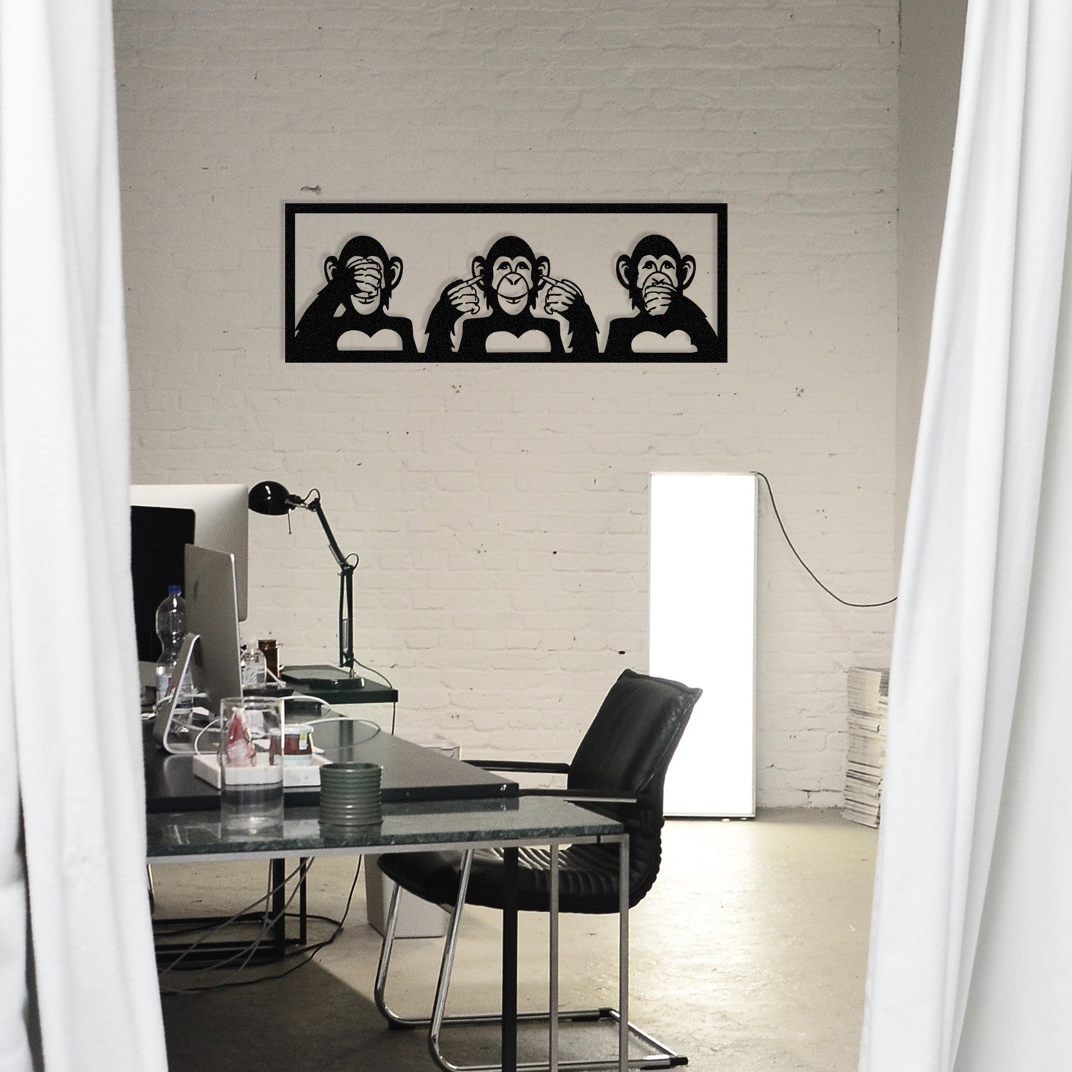 Three Monkeys-L - Acessório Decorativo de Parede em Metal Preto (100x36 cm, 1,2 mm)