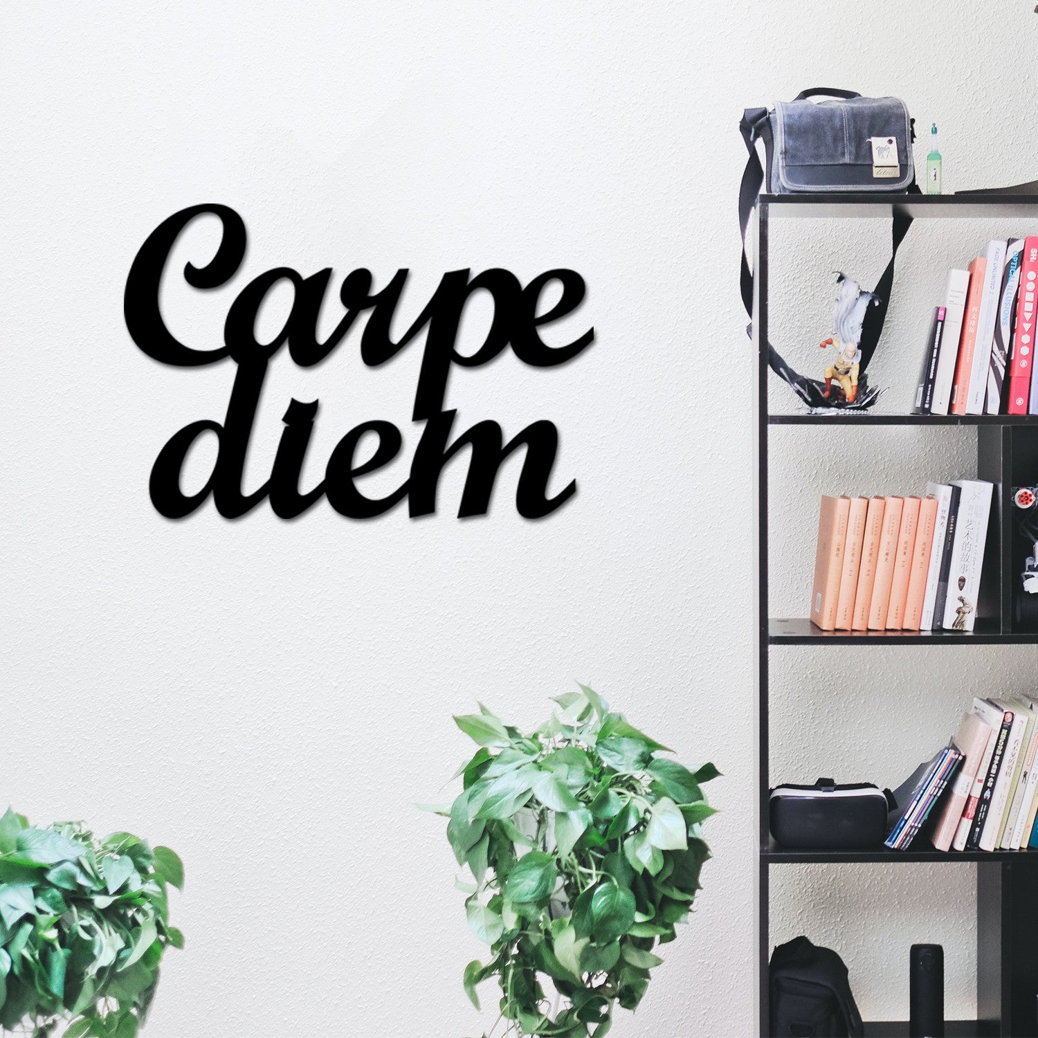 Carpediem 1 - Acessório Decorativo de Parede em Metal Preto (50 x 38 cm)