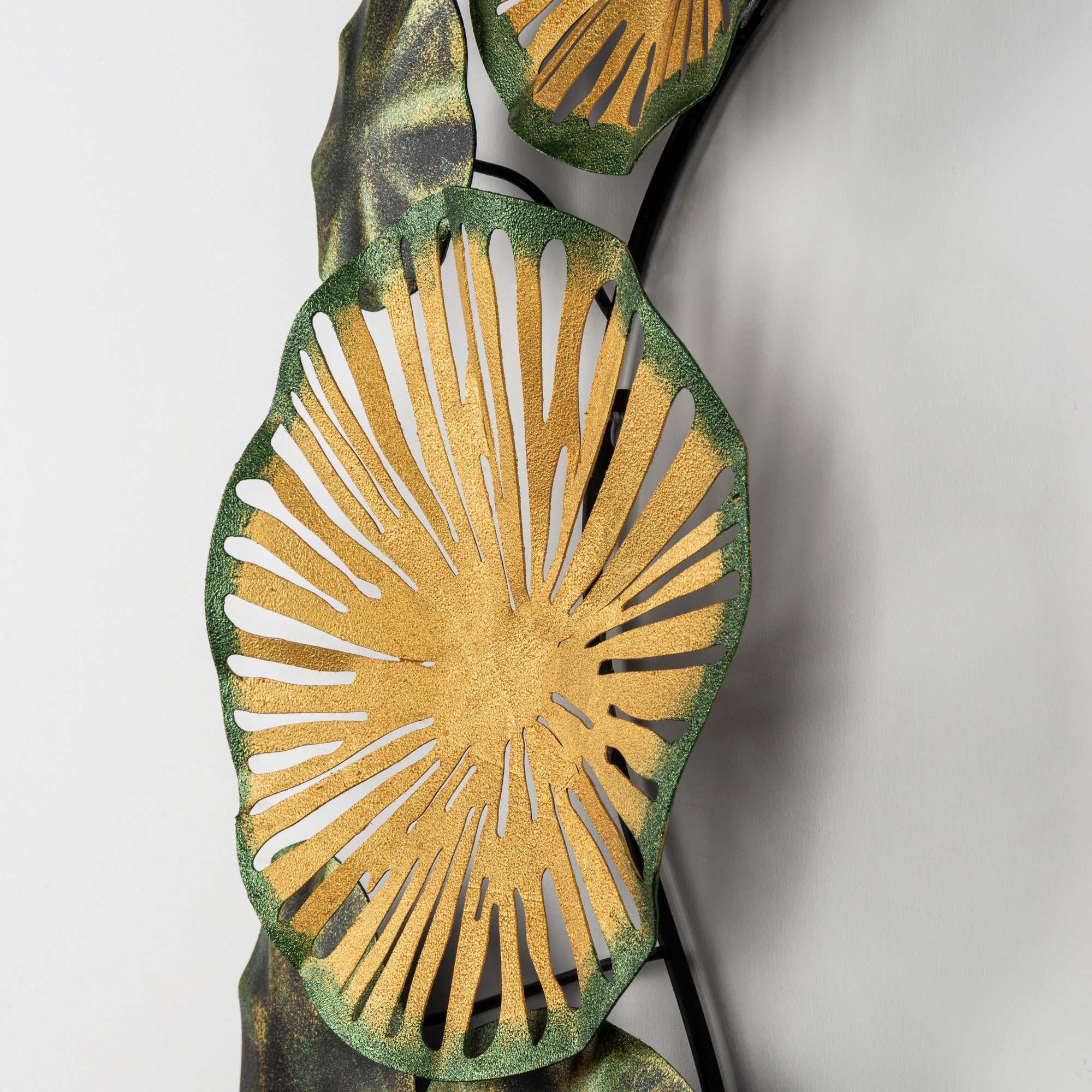 Astrid CH102-1 – Acessório Decorativo de Parede em Metal Multicolor (100% metal, 0,8 mm), 79x35 cm