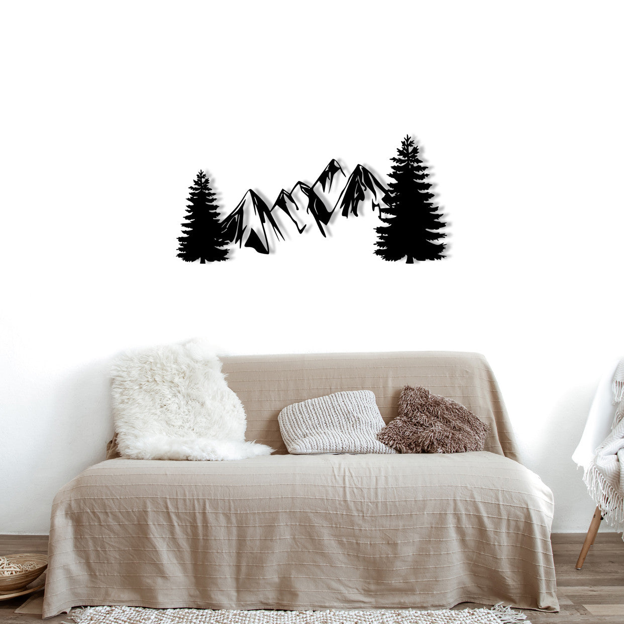 Acessório de Parede Metálico Decorativo “Pine” Preto – 100% Metal (1,2 mm), 70 x 33 cm