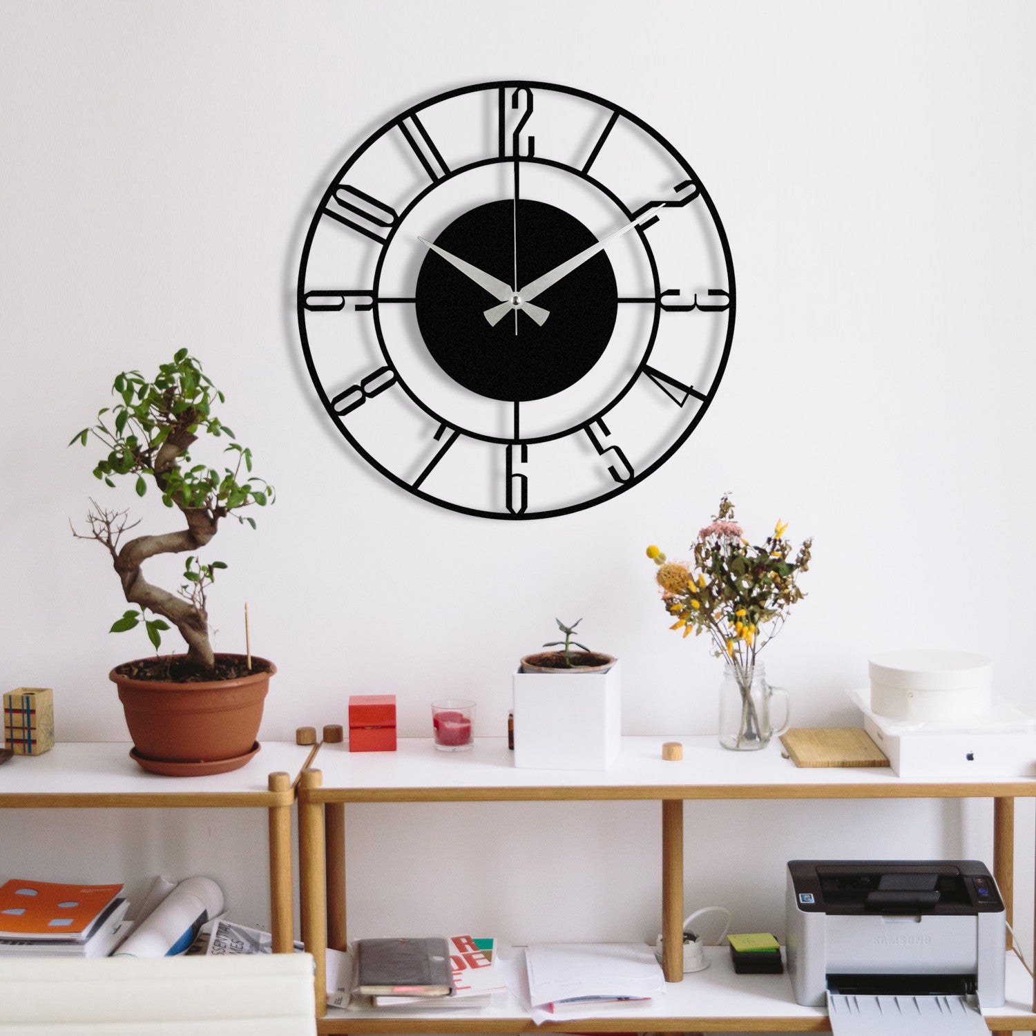 Relógio de parede decorativo elegante em metal preto, 48 x 48 cm | 100% metal (1,2 mm de espessura) | Requer 1 pilha AA (não incluída) | Decoração elegante para casa