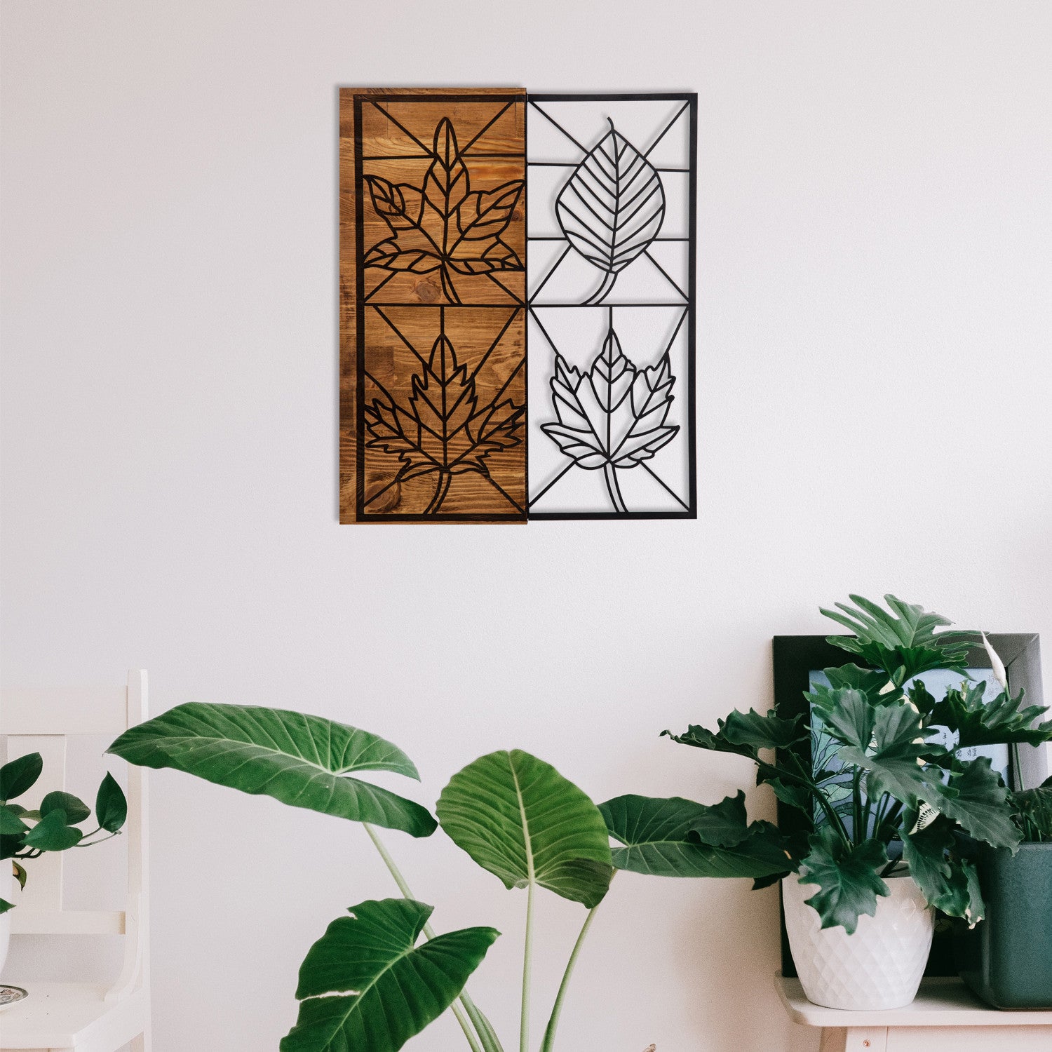 Yapraklar — Acessório de Parede Decorativo em Metal com Moldura de Madeira, Preto/Nogueira, 48 x 58 cm