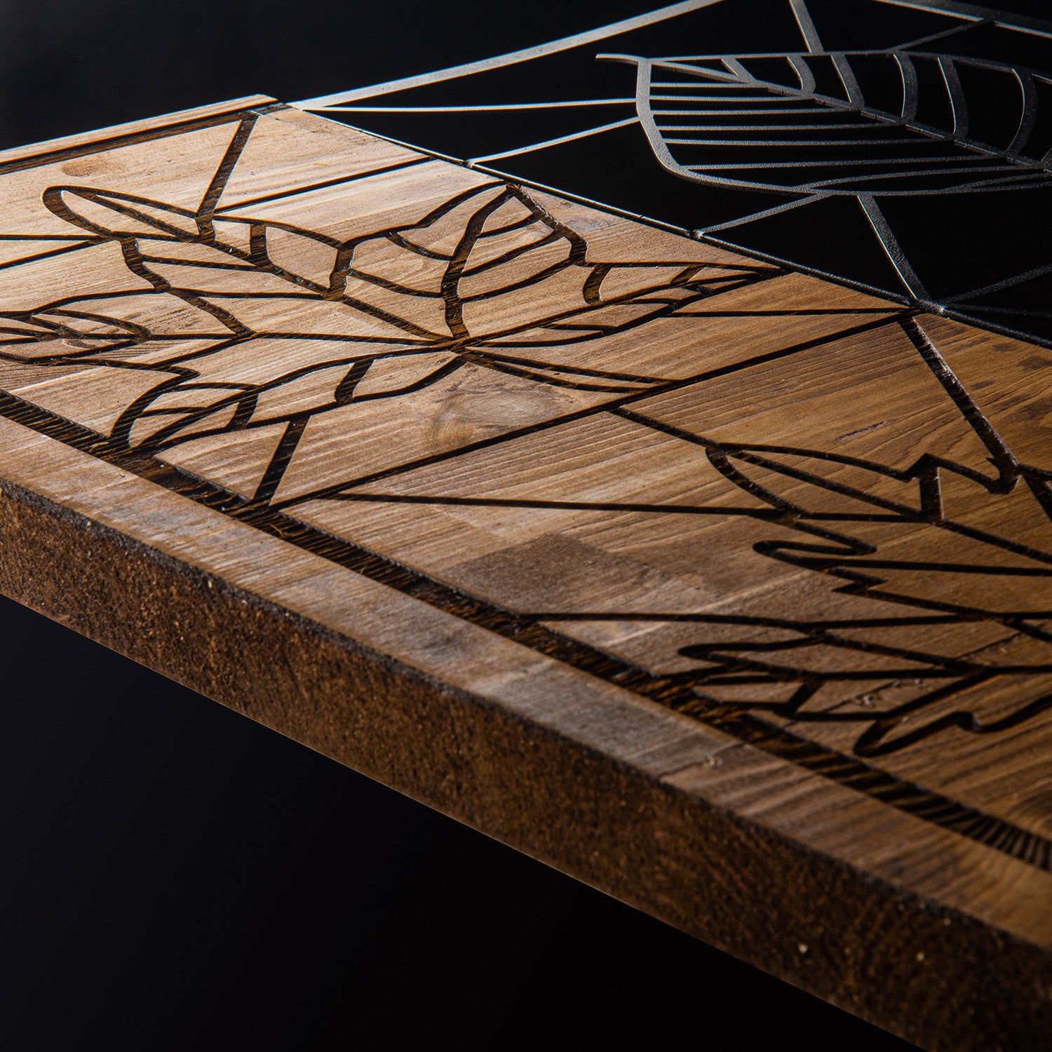 Yapraklar — Acessório de Parede Decorativo em Metal com Moldura de Madeira, Preto/Nogueira, 48 x 58 cm