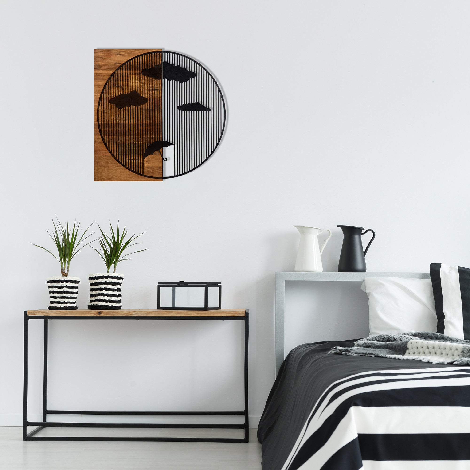 Yagmurlar 58 x 58 cm — Acessório Decorativo de Parede em Metal com Moldura de Madeira (Preto & Nogueira)