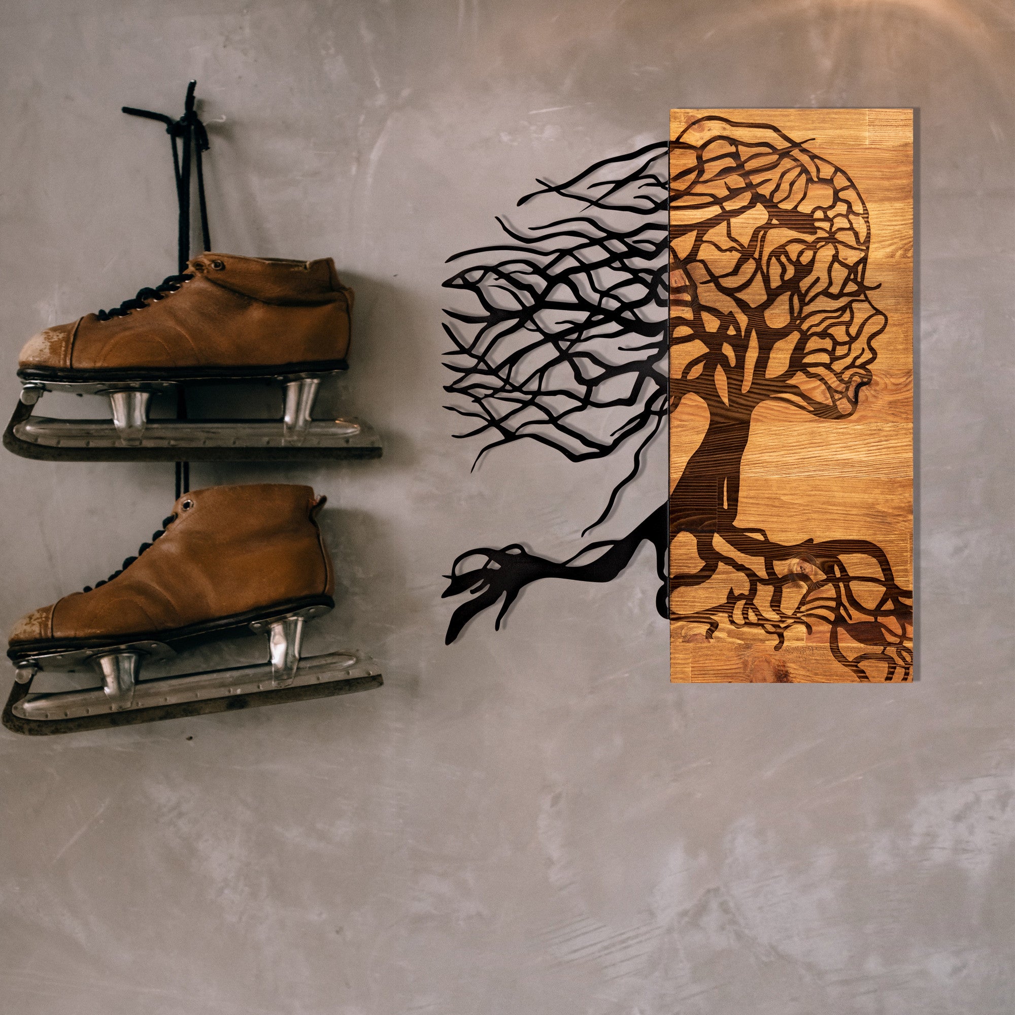 Nefes – Acessório Decorativo de Parede em Metal com Moldura de Madeira, Preto/Nogueira, 47x58 cm
