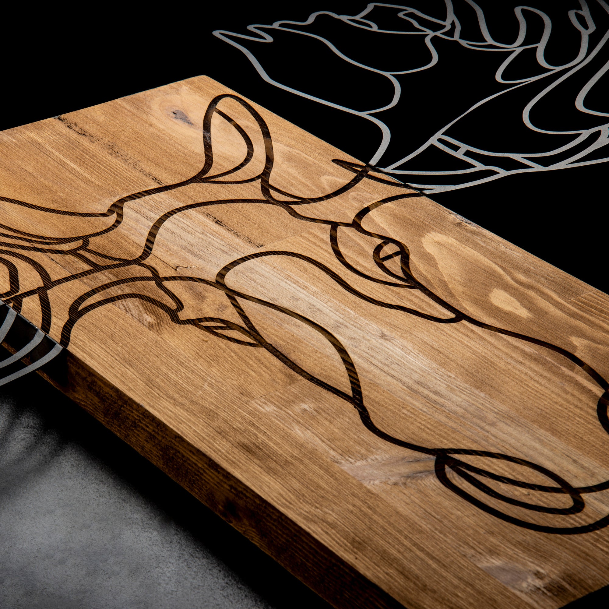 Jeyan — Acessório Decorativo de Parede em Metal com Moldura em Nogueira, Preto, 93 x 66 cm