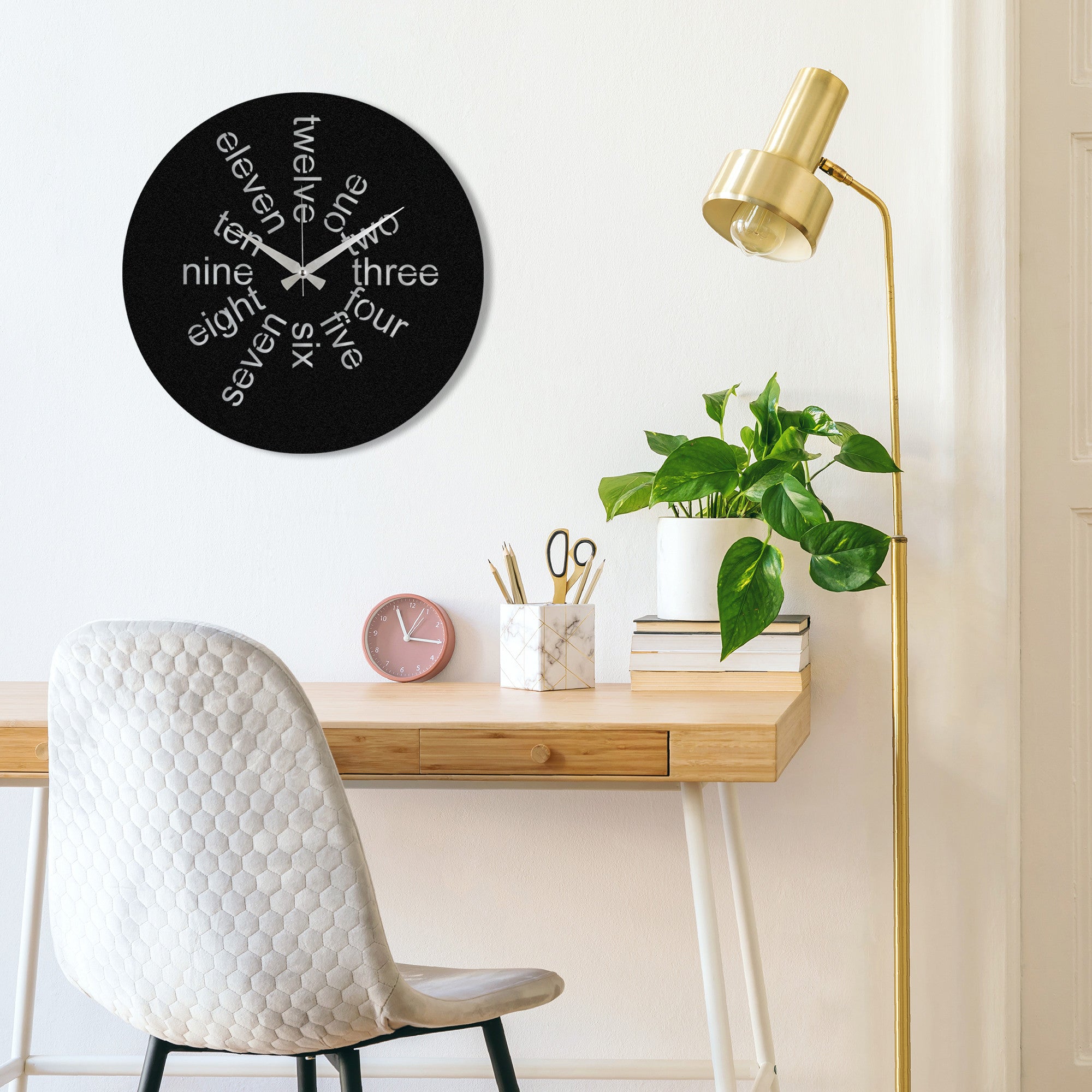 Relógio de Parede Decorativo em Metal “Hati” – Preto, 48x48 cm