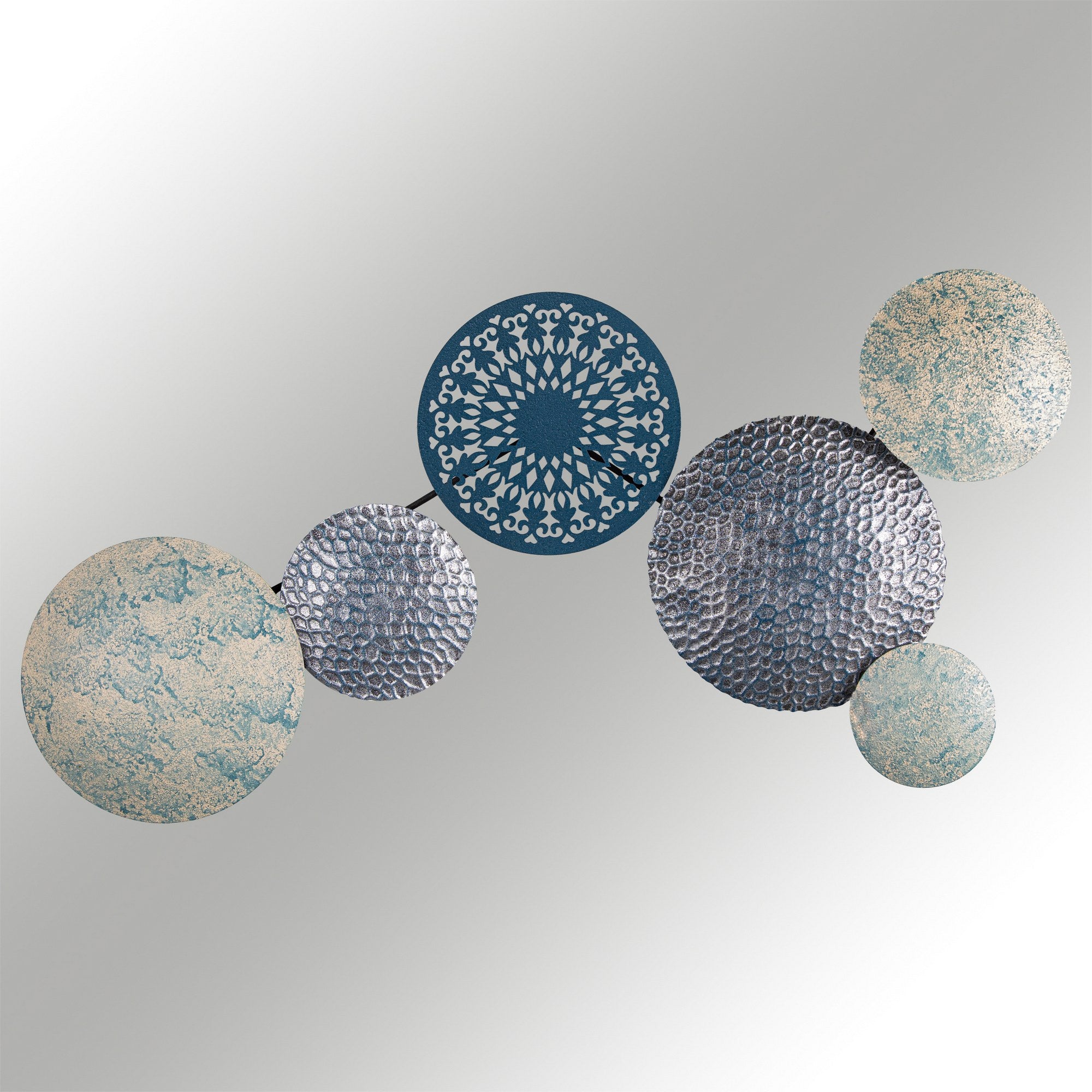 Nada Acessório Decorativo de Parede em Metal, Multicolor, 85 x 9 x 43 cm, 100% metal (0,8 mm), 1,736 kg