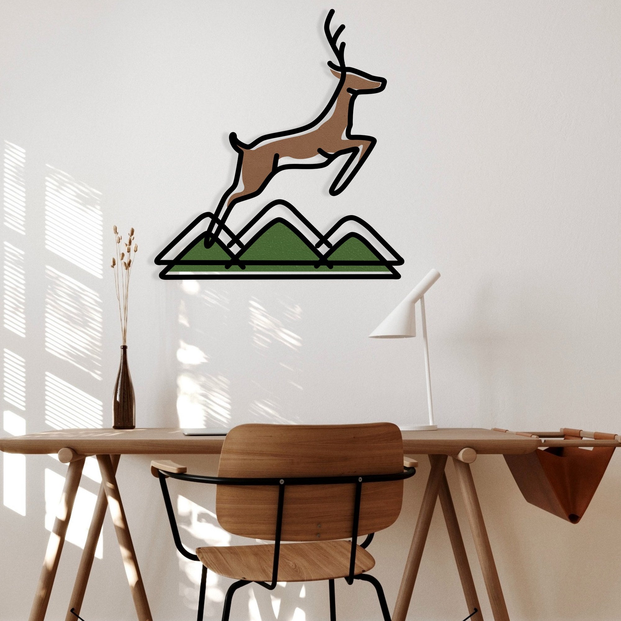 Veado Multicolor – Acessório Decorativo de Parede em Metal e Madeira, 60x65 cm