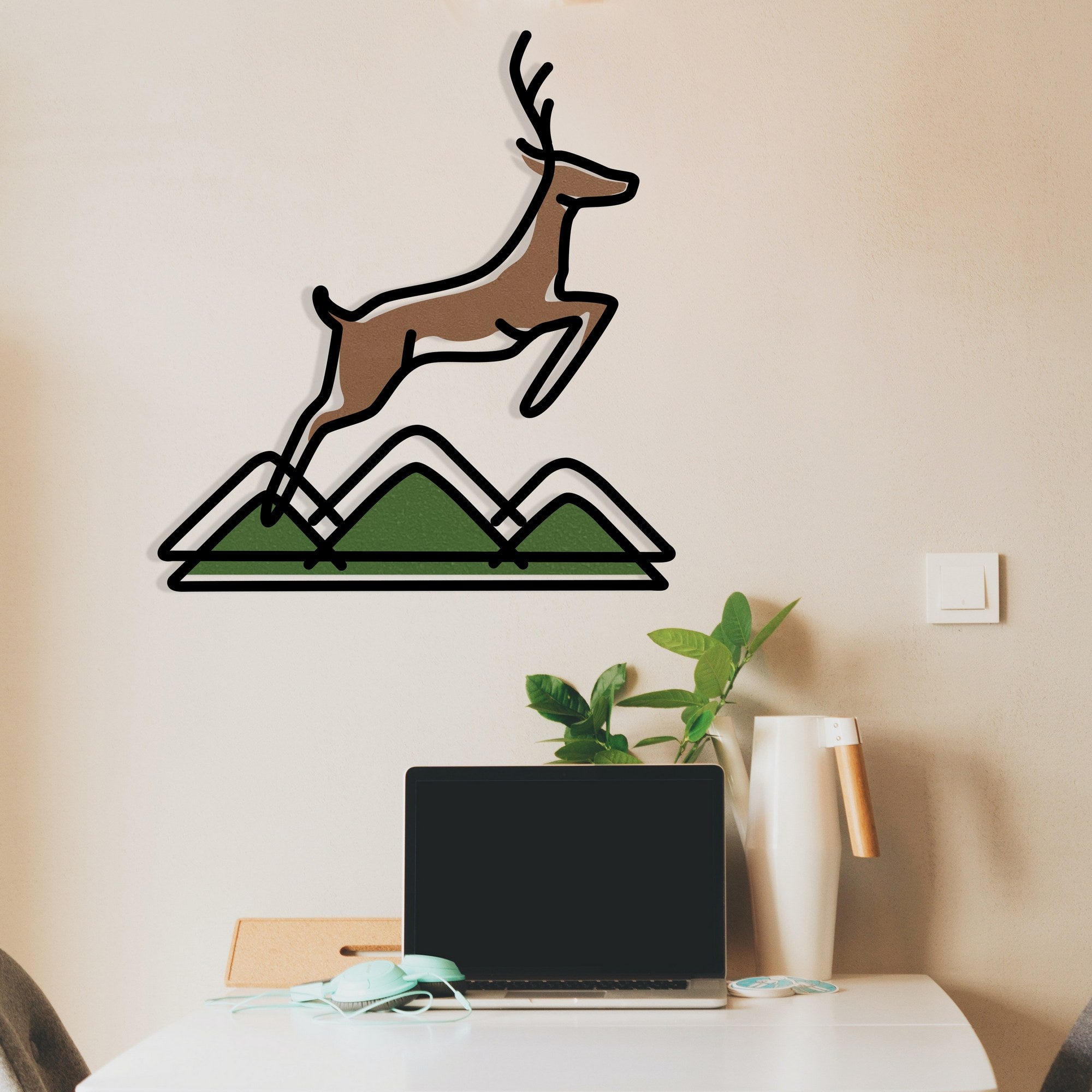 Veado Multicolor – Acessório Decorativo de Parede em Metal e Madeira, 60x65 cm