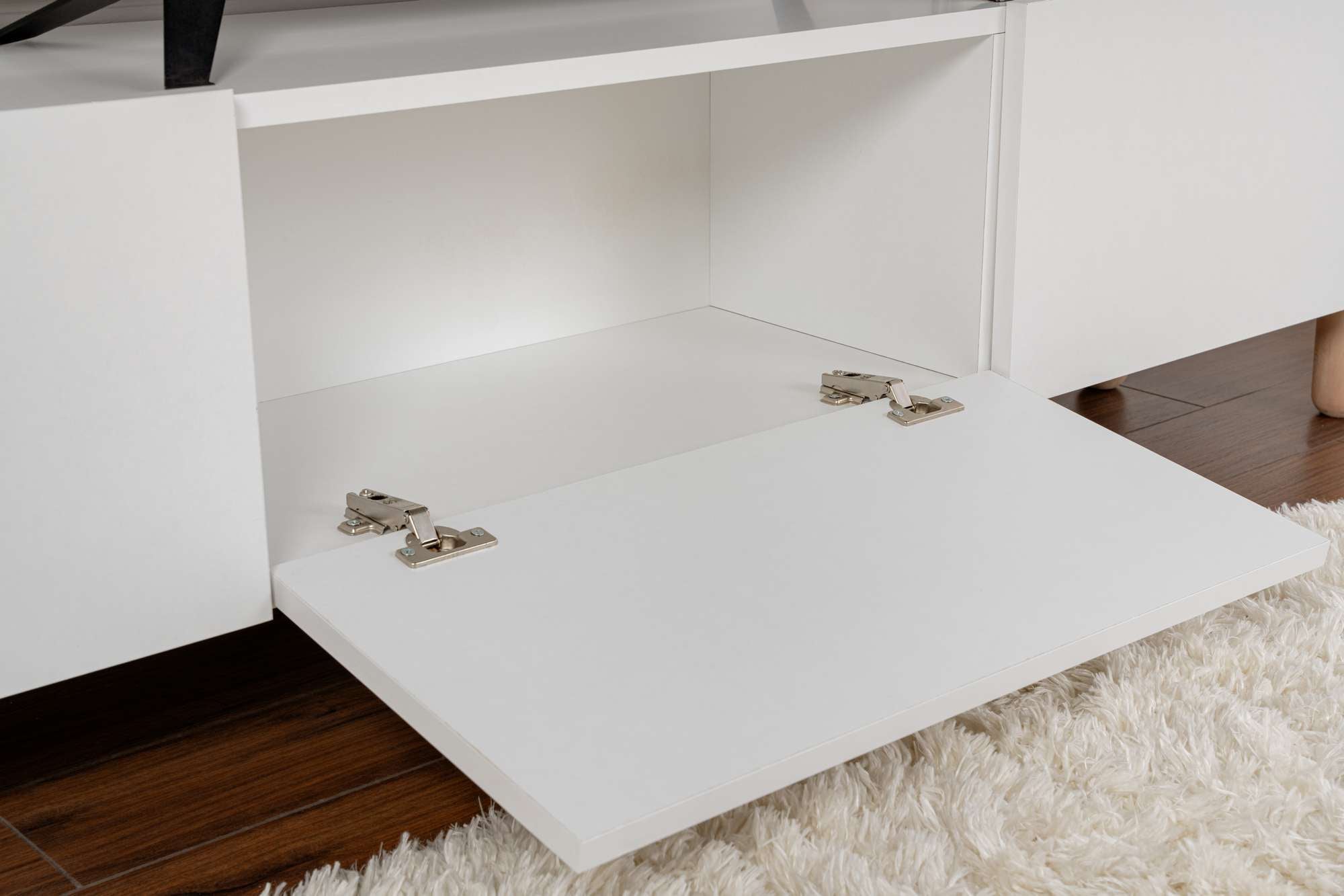 Móvel de TV – 180cm x 42cm x 31,4cm – Branco – MDF