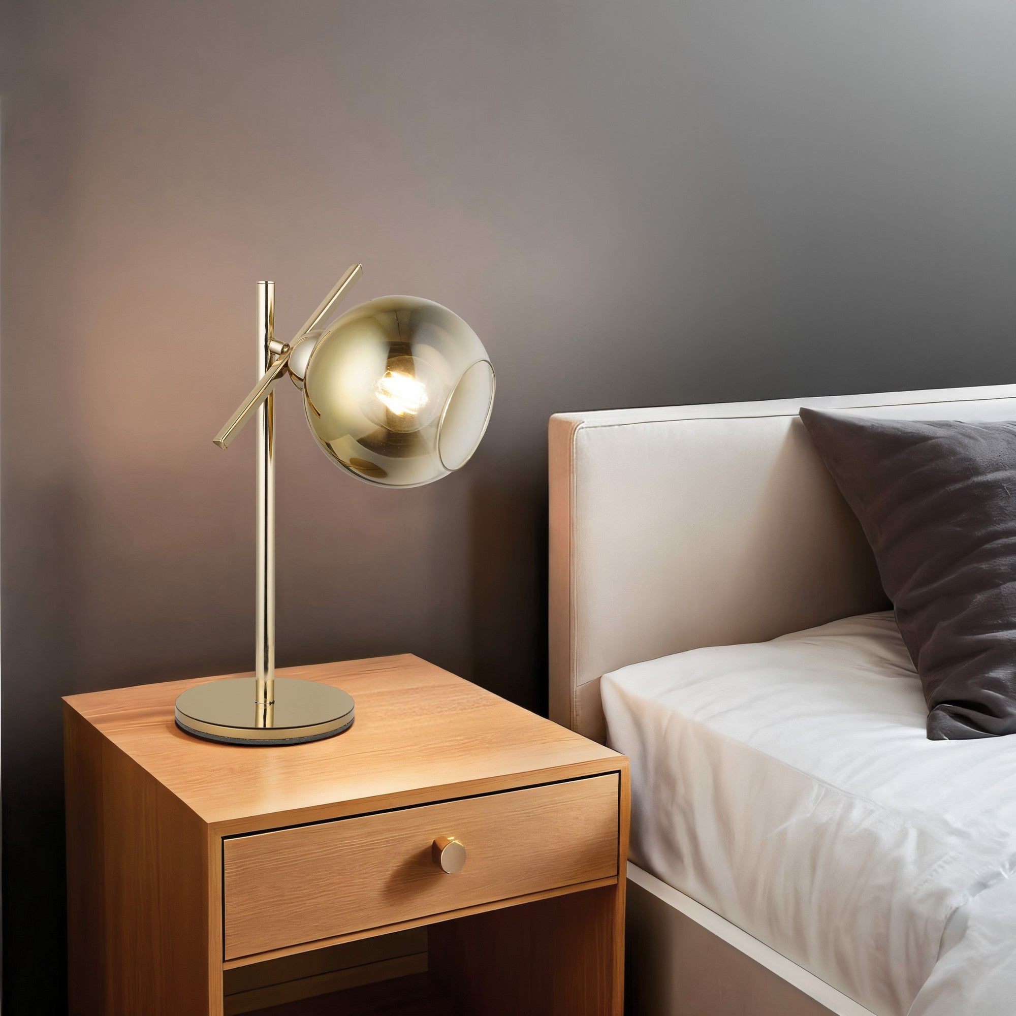 Candeeiro de Mesa – 37 cm – Dourado – Metal e vidro