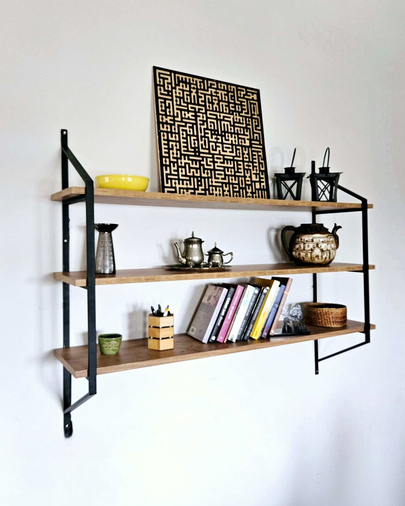 Prateleira de Parede – 120 cm x 95 cm x 28 cm – Preto e Pinho Atlântico – Painéis de Partículas