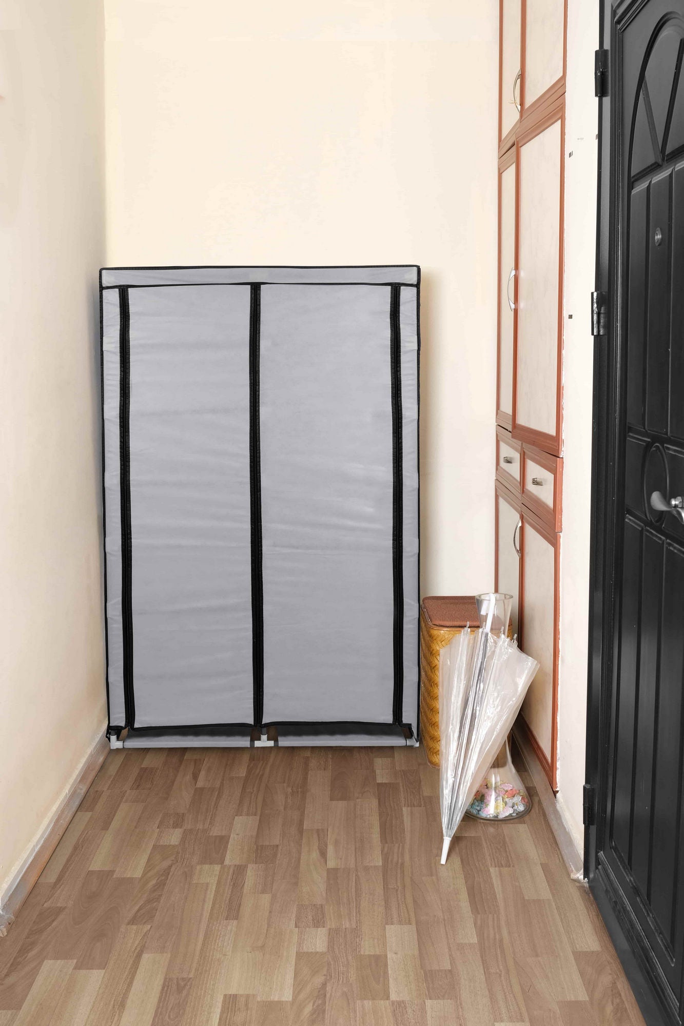 Sapateira – 96 cm x 146 cm x 40 cm – Cinzento – Metal