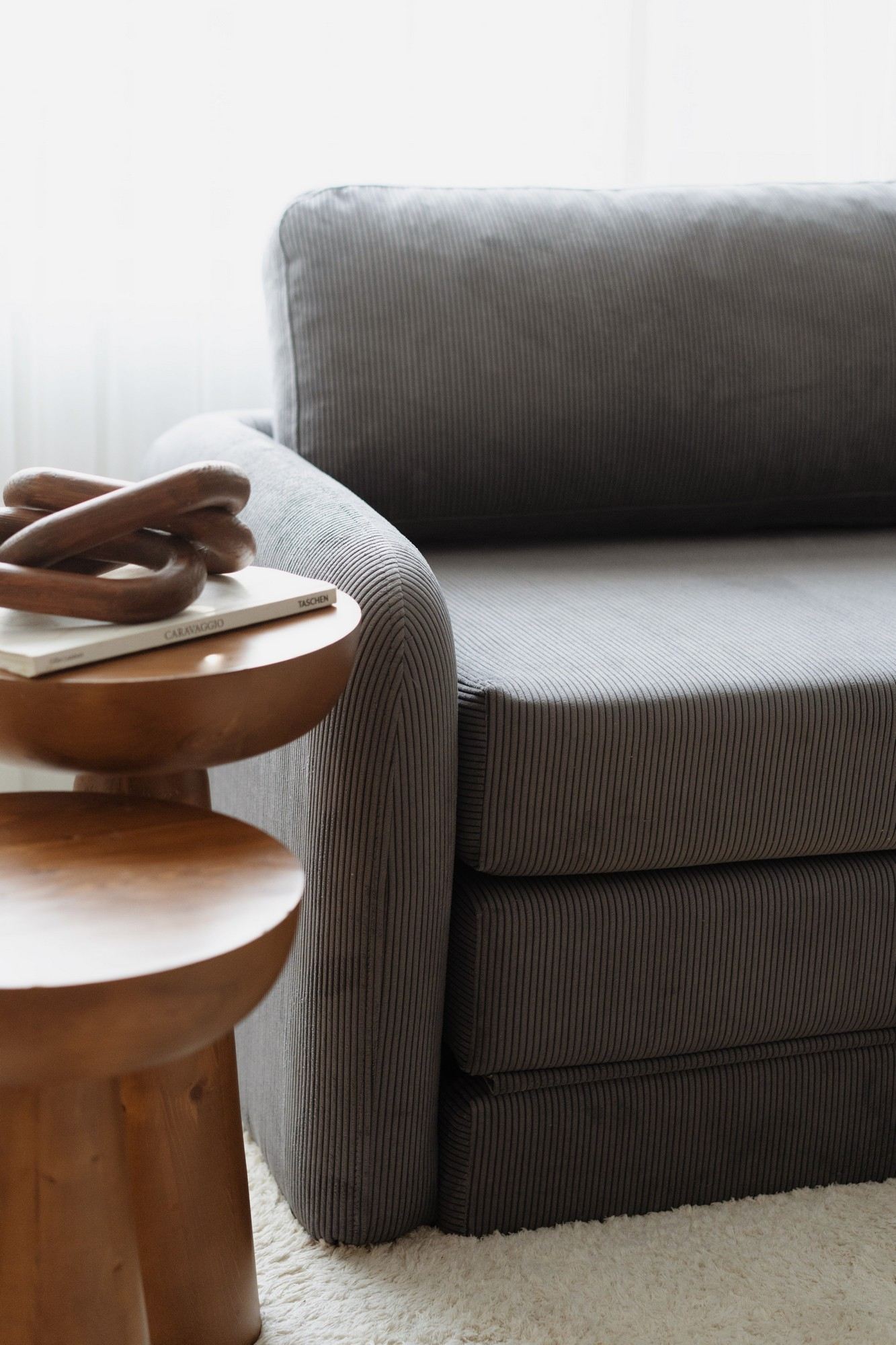 Sofá-Cama de 1 Lugar – 110 cm x 77 cm x 83 cm – Cinza – Madeira de Amoreira