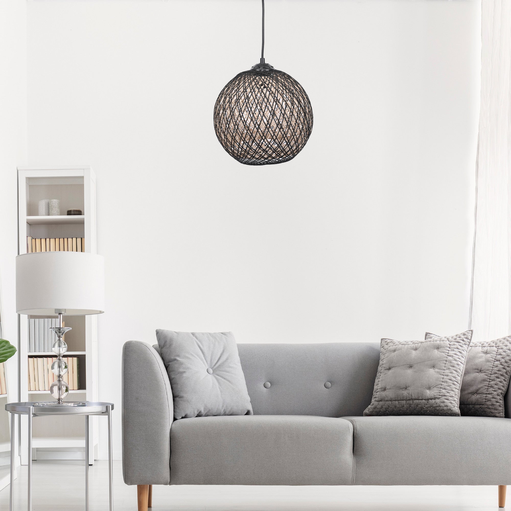 Candeeiro de Teto de juta – Comprimento: 22 cm, Diâmetro: 24 cm, Altura Total: 55 cm – Creme e Preto