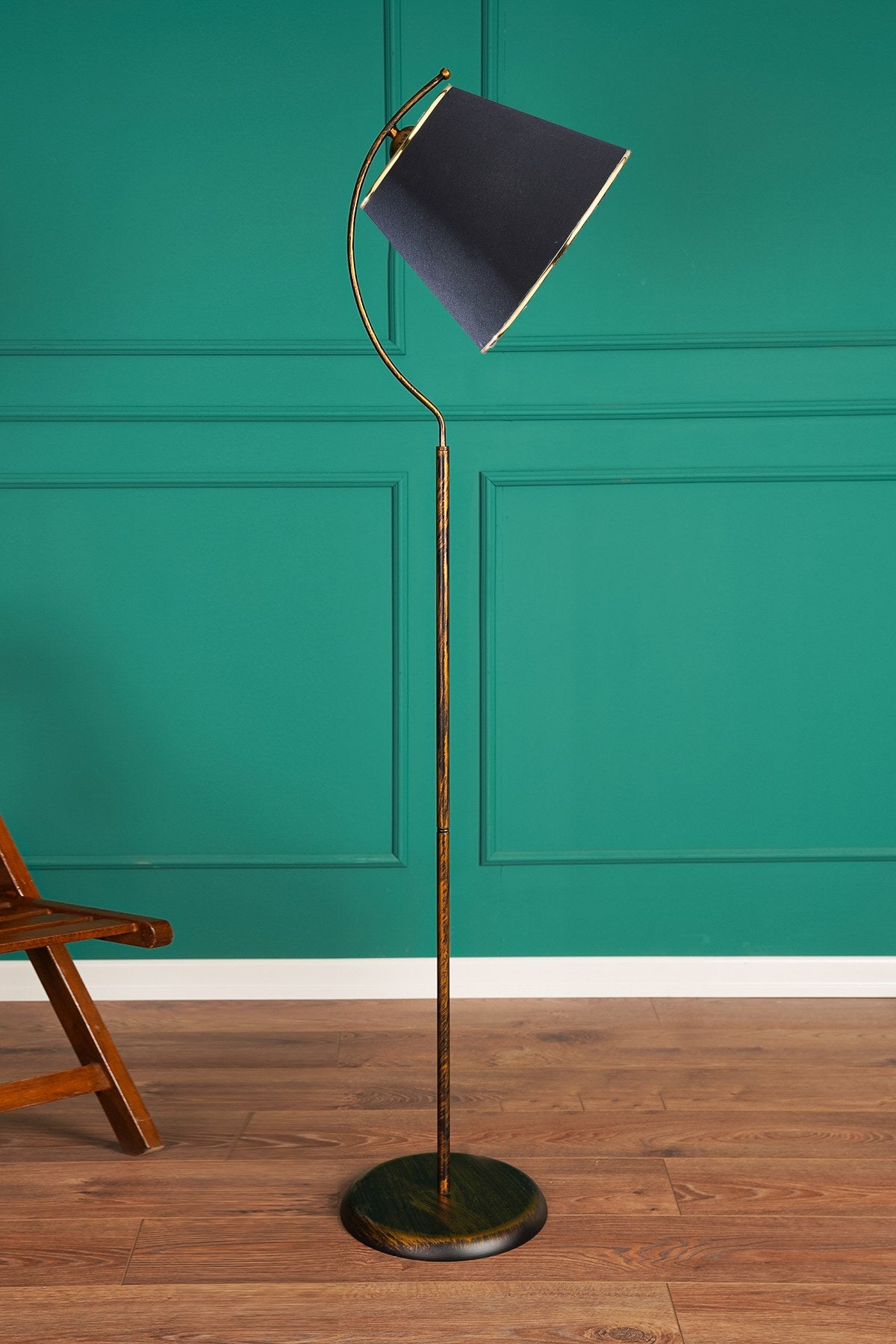 Candeeiro de Pé – 165 cm – Preto – Metal e Algodão