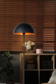 Candeeiro de Pé – 160 cm – Preto – Metal