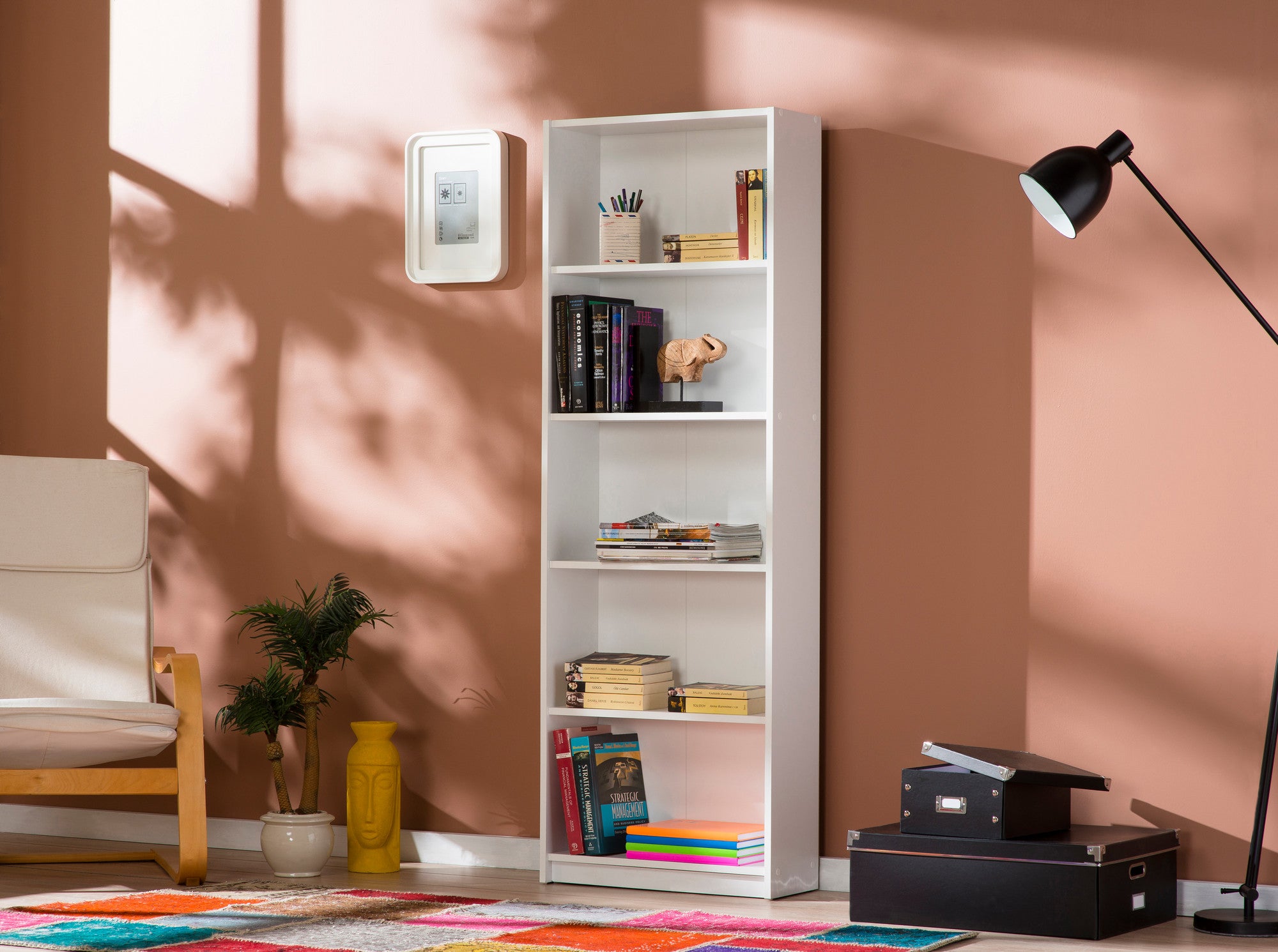 Estante Branca de Parede com Múltiplas Prateleiras - 170cm de Altura, Revestimento Melamínico Resistente