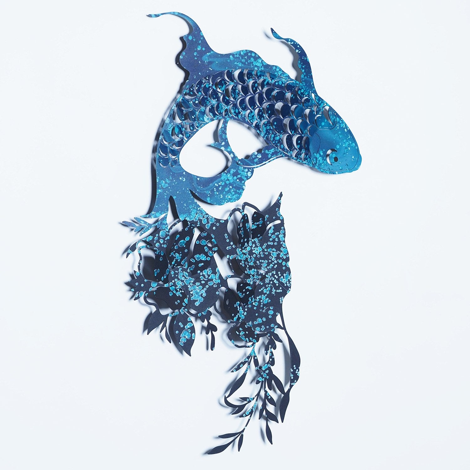 Carpa Koi Azul em Aço 100% (1,2 mm) – Acessório Decorativo de Parede 58x87 cm