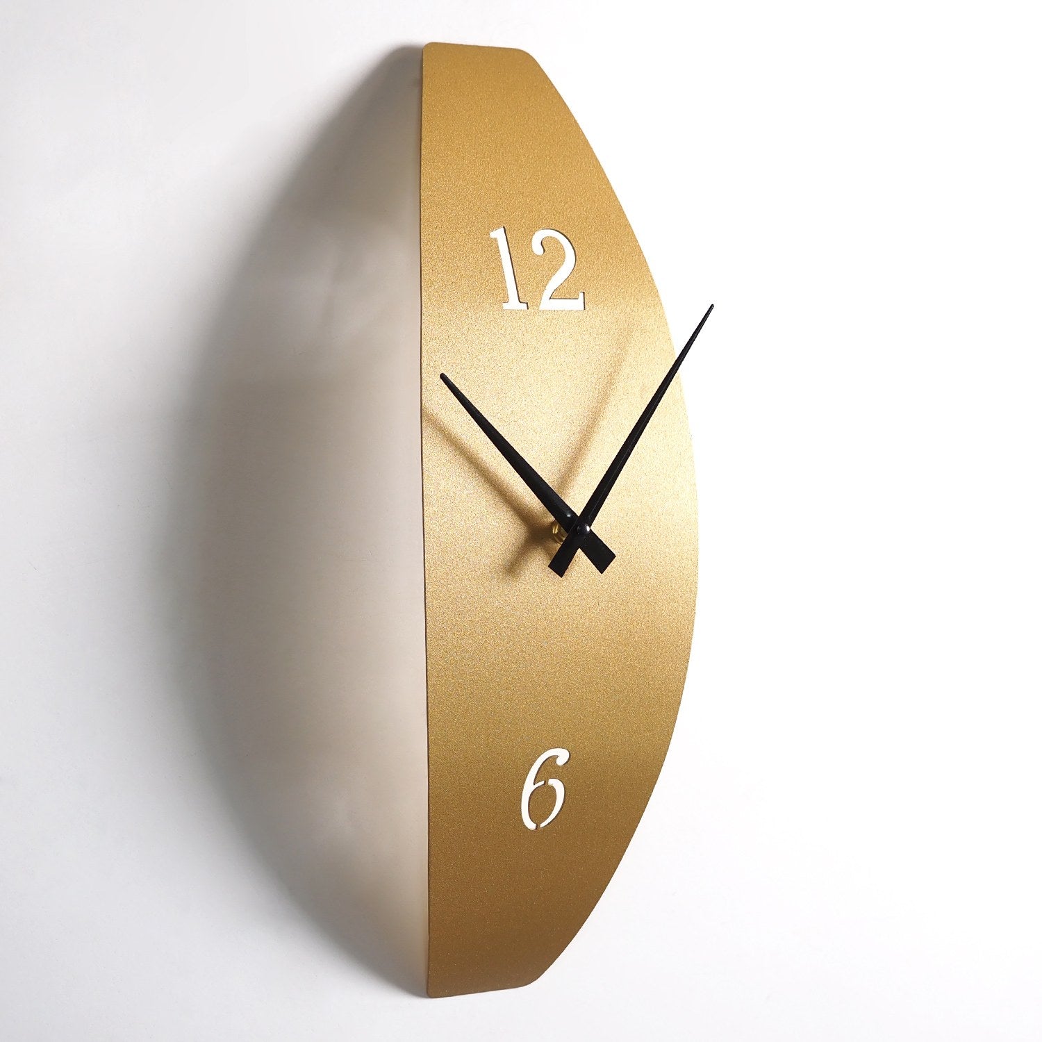 Relógio de Parede Decorativo em Metal Dourado (100% Aço), Silencioso, 15x46 cm – APS137MAA
