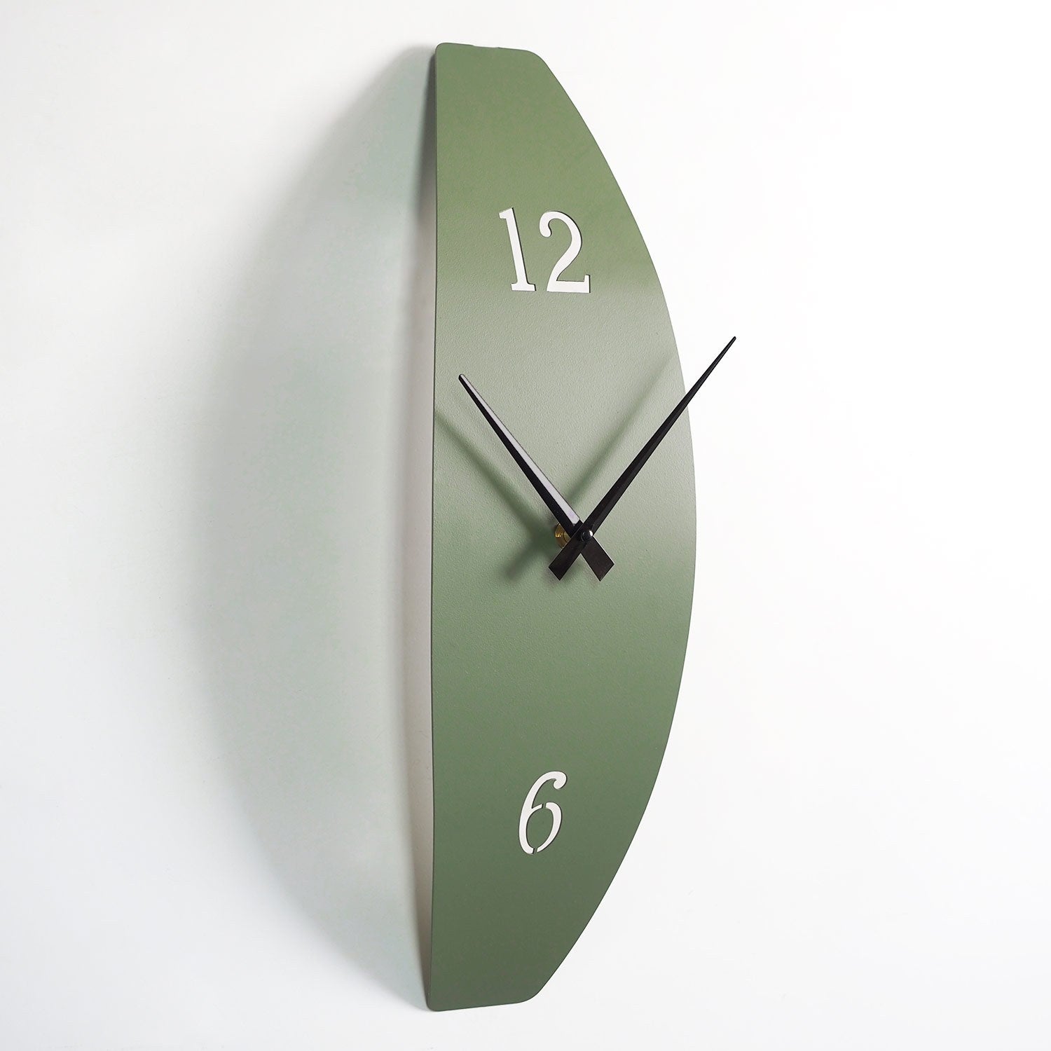 Relógio de Parede Decorativo em Aço Verde APS137MGS — Mecanismo Silencioso, 15 x 46 cm