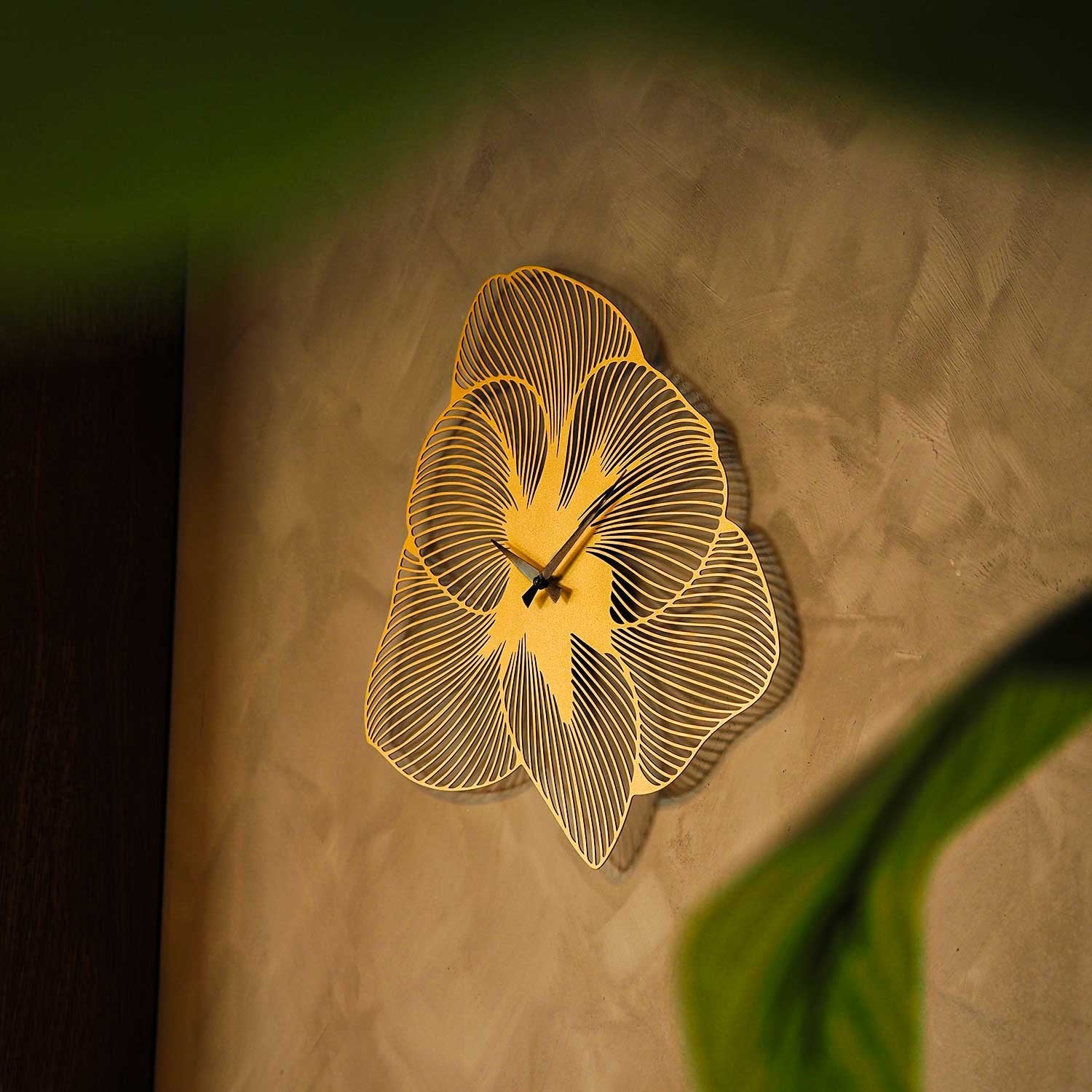 Relógio de Parede em Metal Azalea APS039 70 cm – Dourado, Aço 100% 1,5 mm, Mecanismo Silencioso