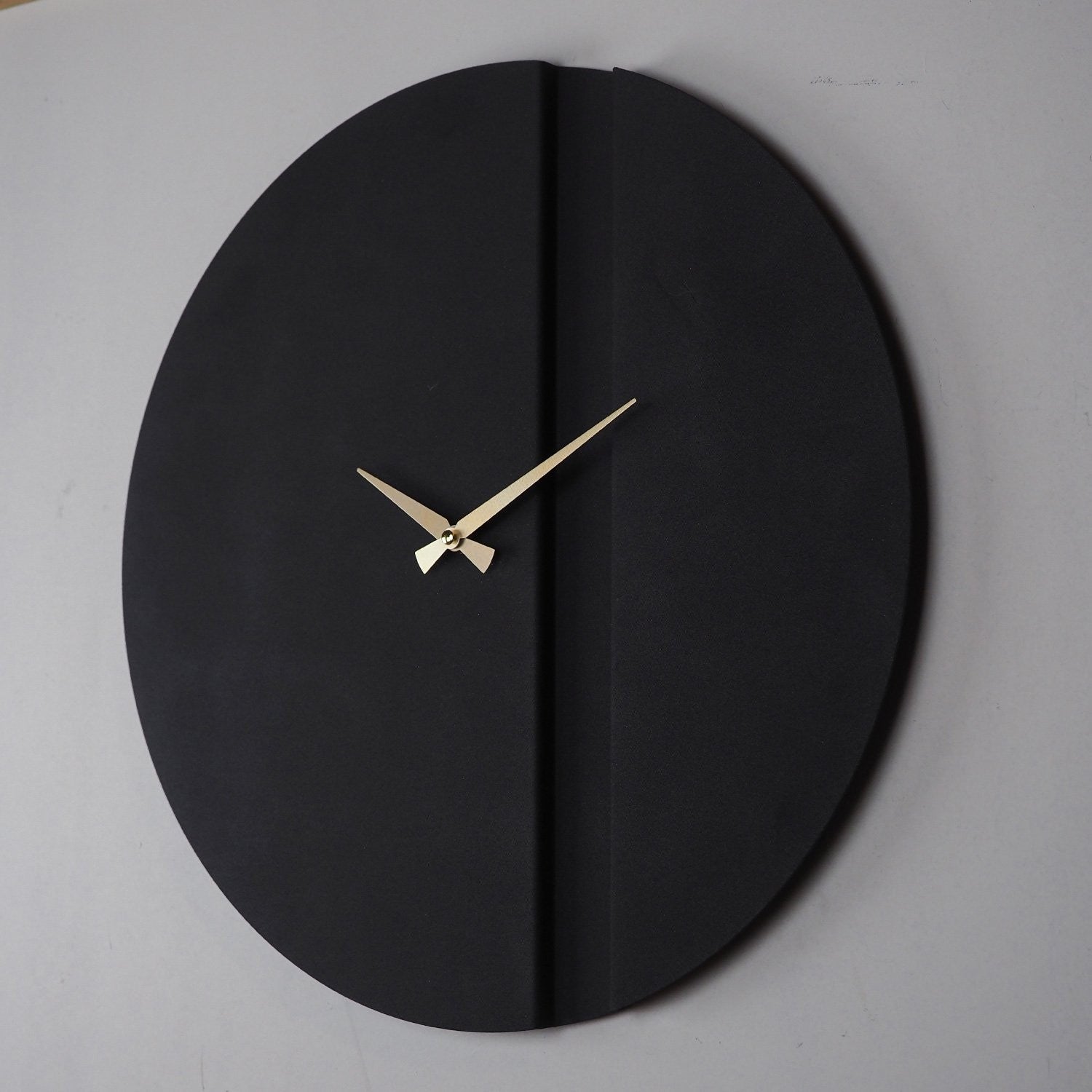 Relógio de Parede em Metal Block APS096 – Preto/Dourado, Silencioso, 46 x 46 cm
