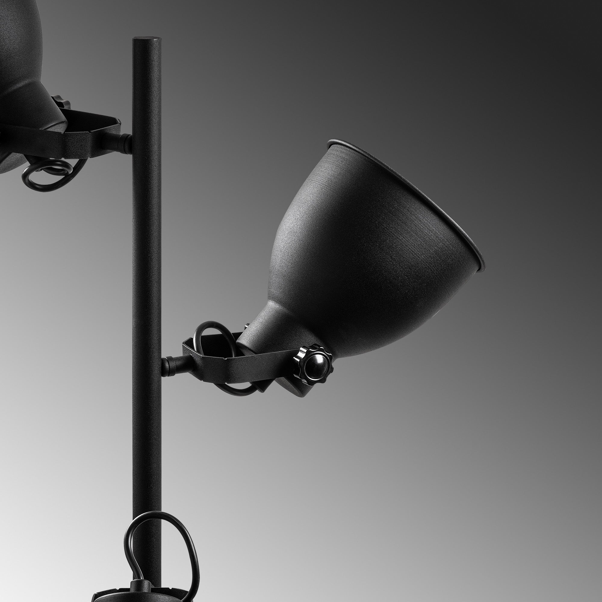 Candeeiro de Pé preta elegante, corpo de metal, 37 x 37 x 162 cm | Abajur de Ø16 cm, cabo de 250 cm, interruptor liga/desliga | Ideal para salas de estar e quartos modernos