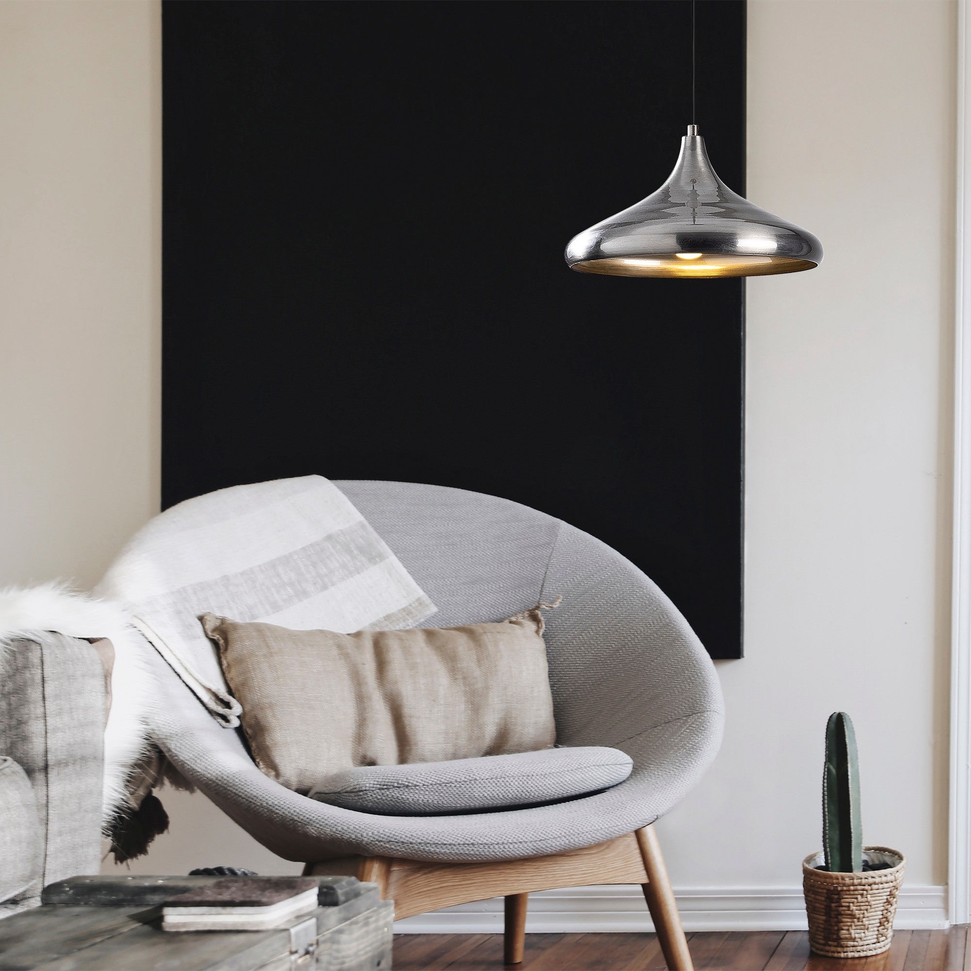 Candeeiro de Teto escandinavo elegante, corpo de metal prateado, 35 x 35 cm, altura 116 cm, soquete E27, potência máxima de 40 W, iluminação elegante para decoração de casa glamourosa