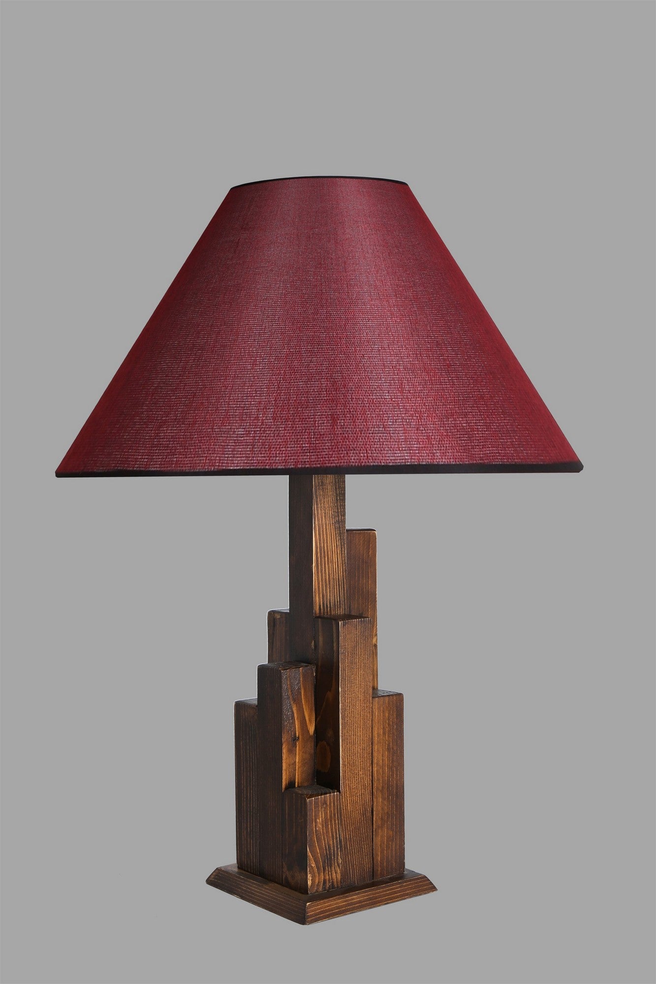 Candeeiro de mesa-Kule-Nogueira
Vermelho Clarete